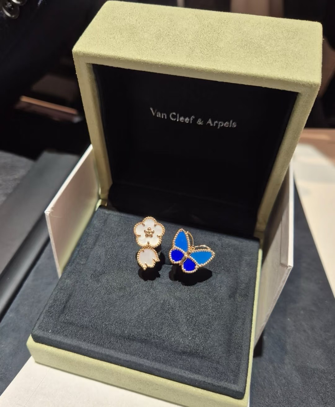 Van Cleef & Arpels ring-29