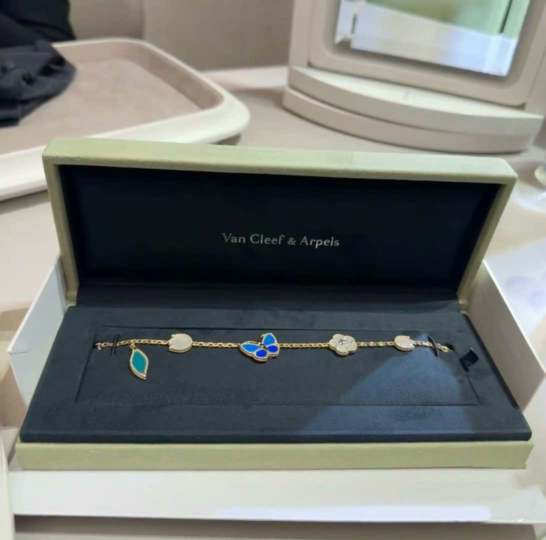Van Cleef & Arpels Bracelet-50