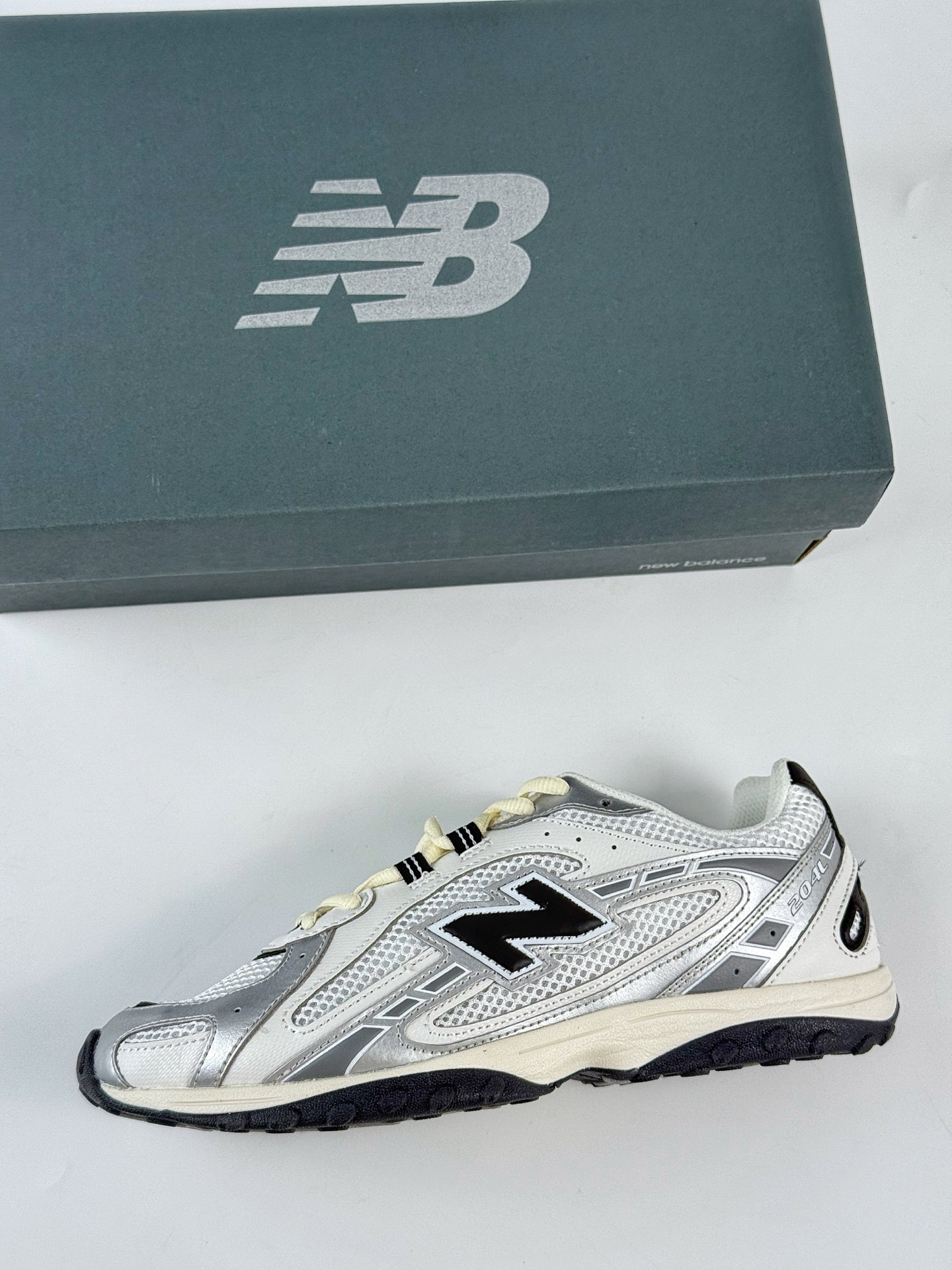 New Balance Sneakers-124