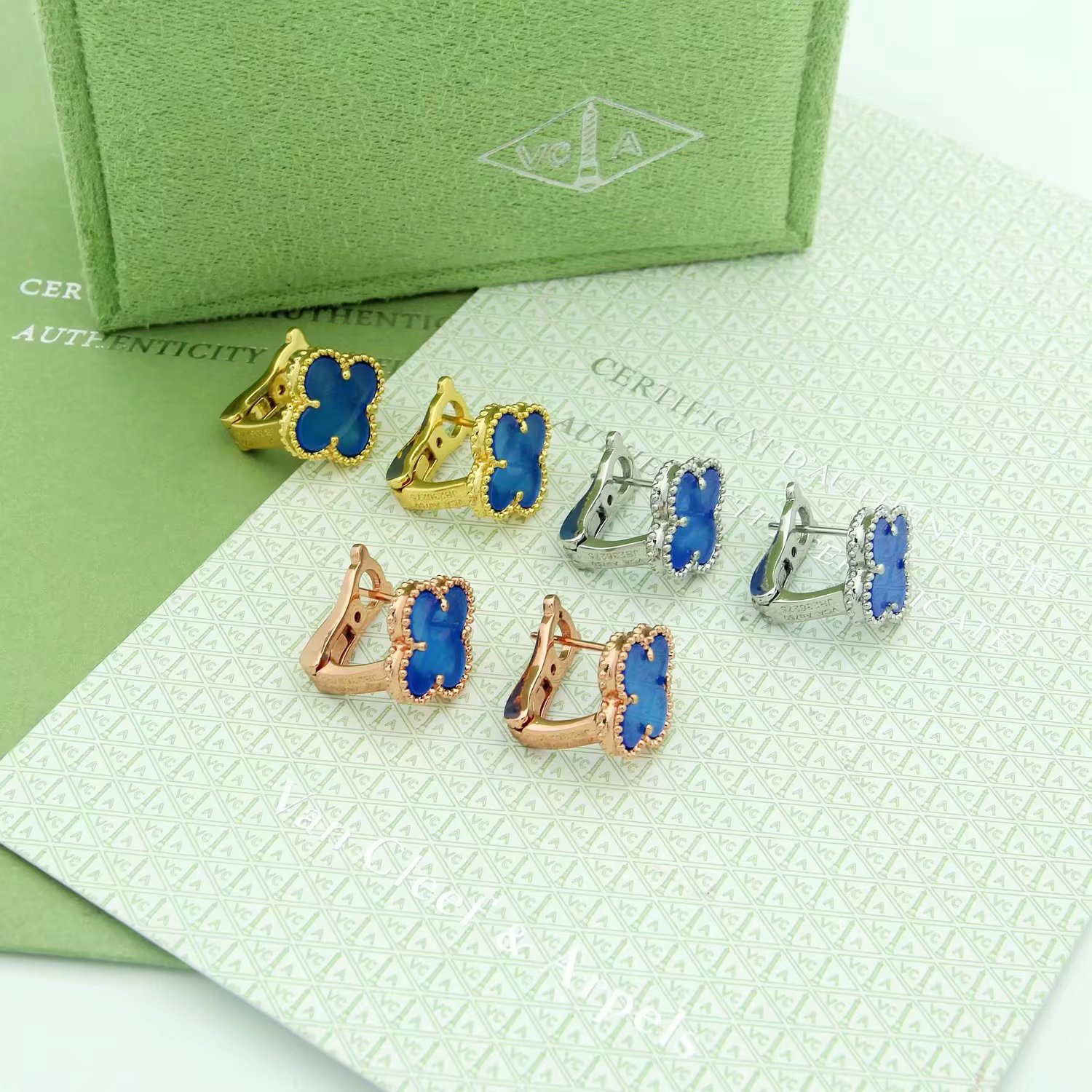 Van Cleef & Arpels earring-101