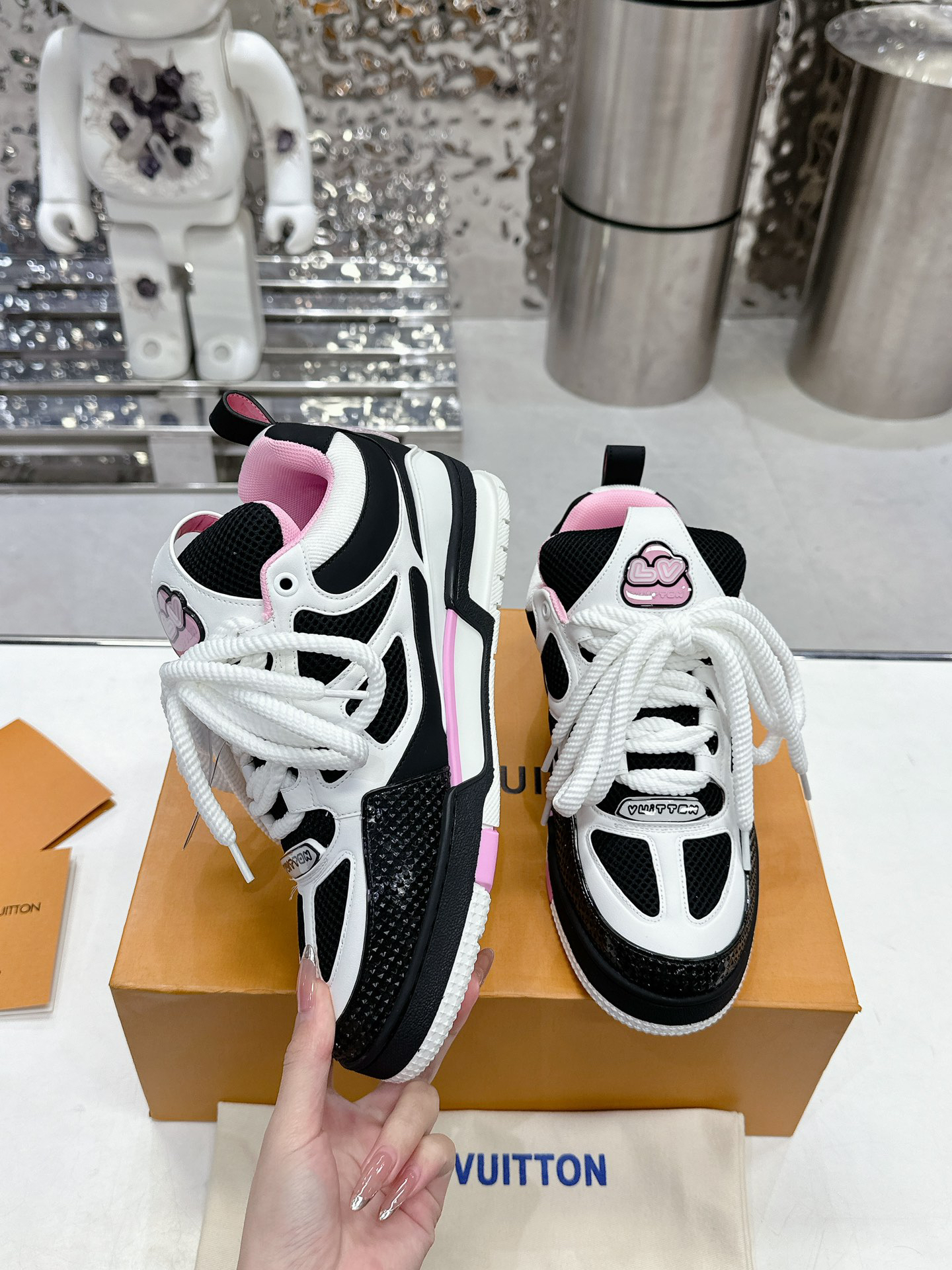 Lv Sneakers-51
