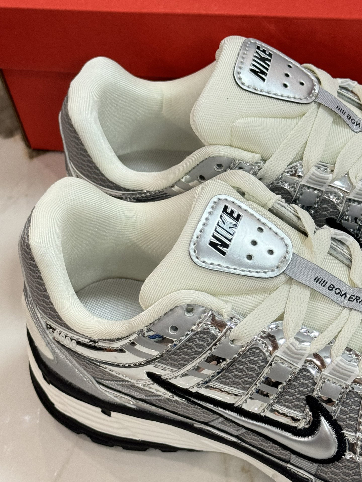 Nike Sneakers-240