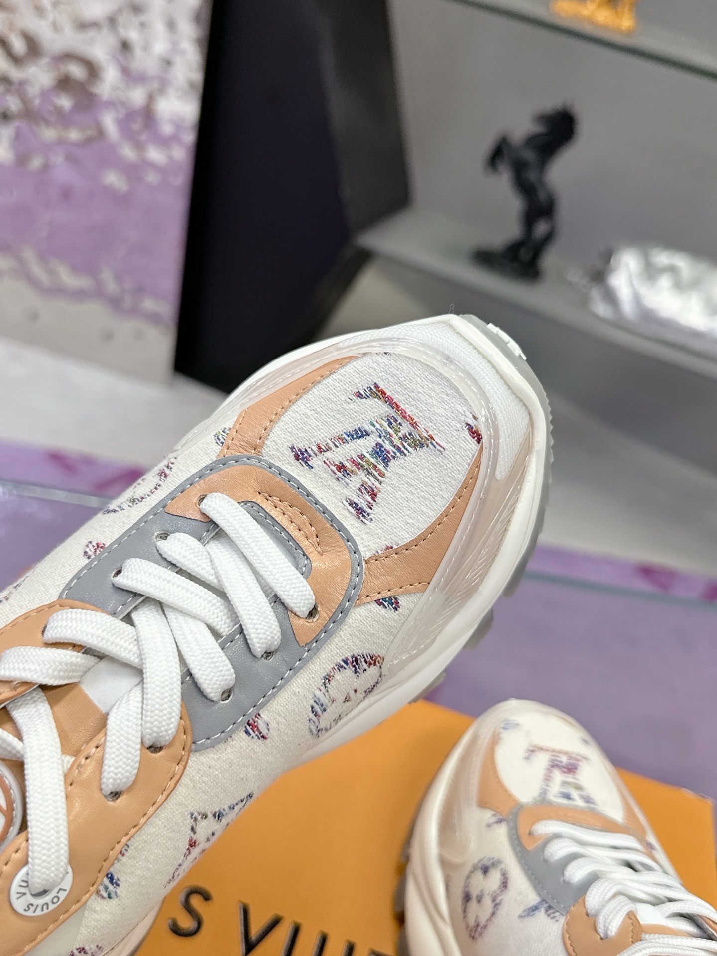 Lv Sneakers-203