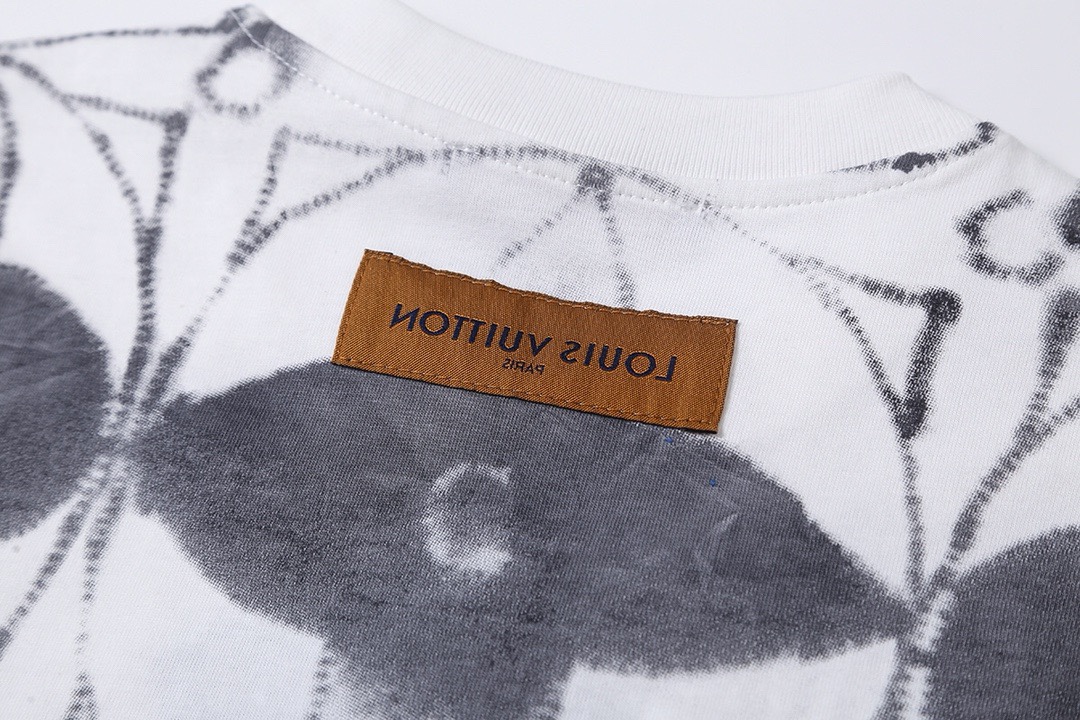 LV clothing-187