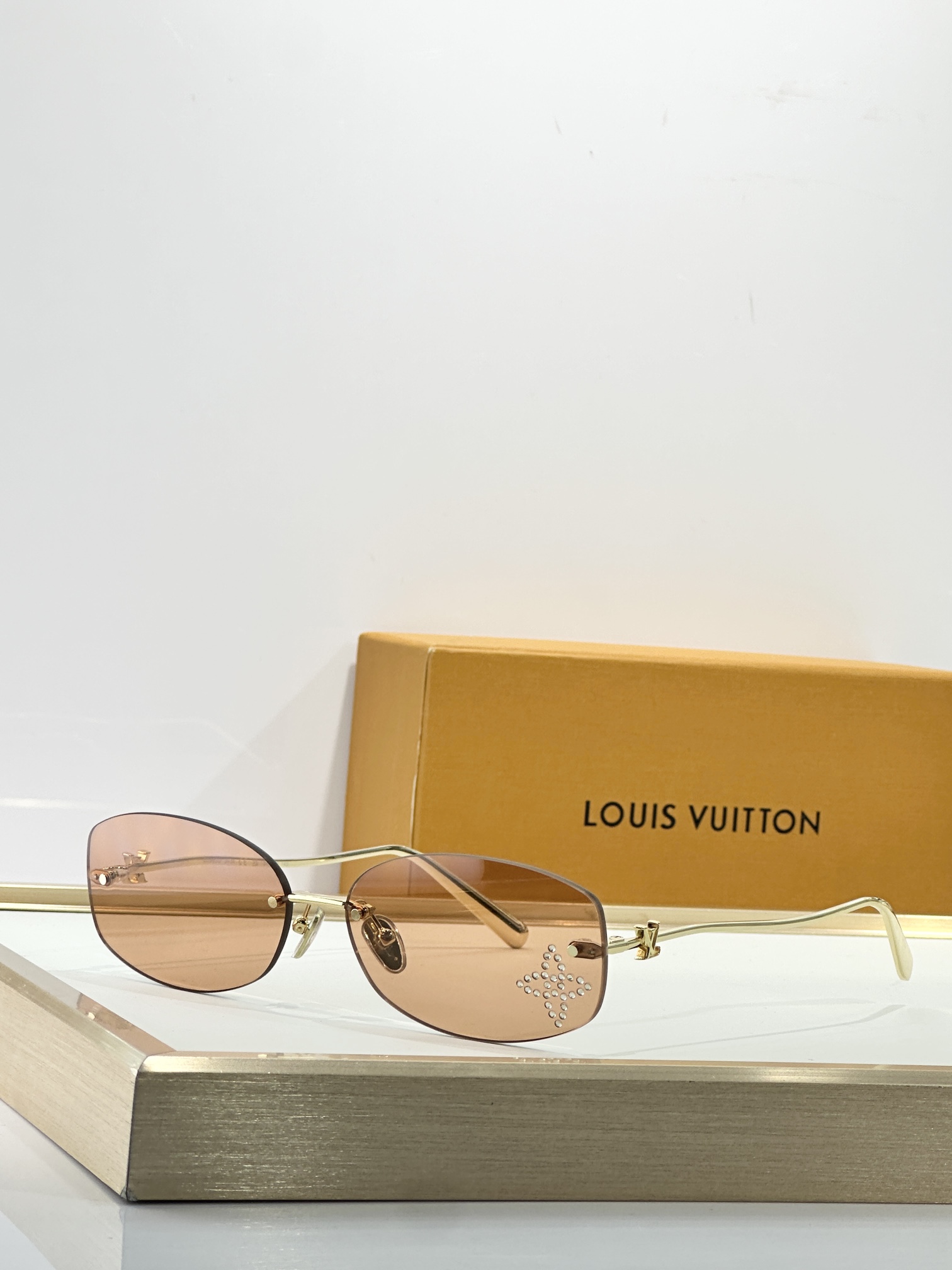 LV glasses-11