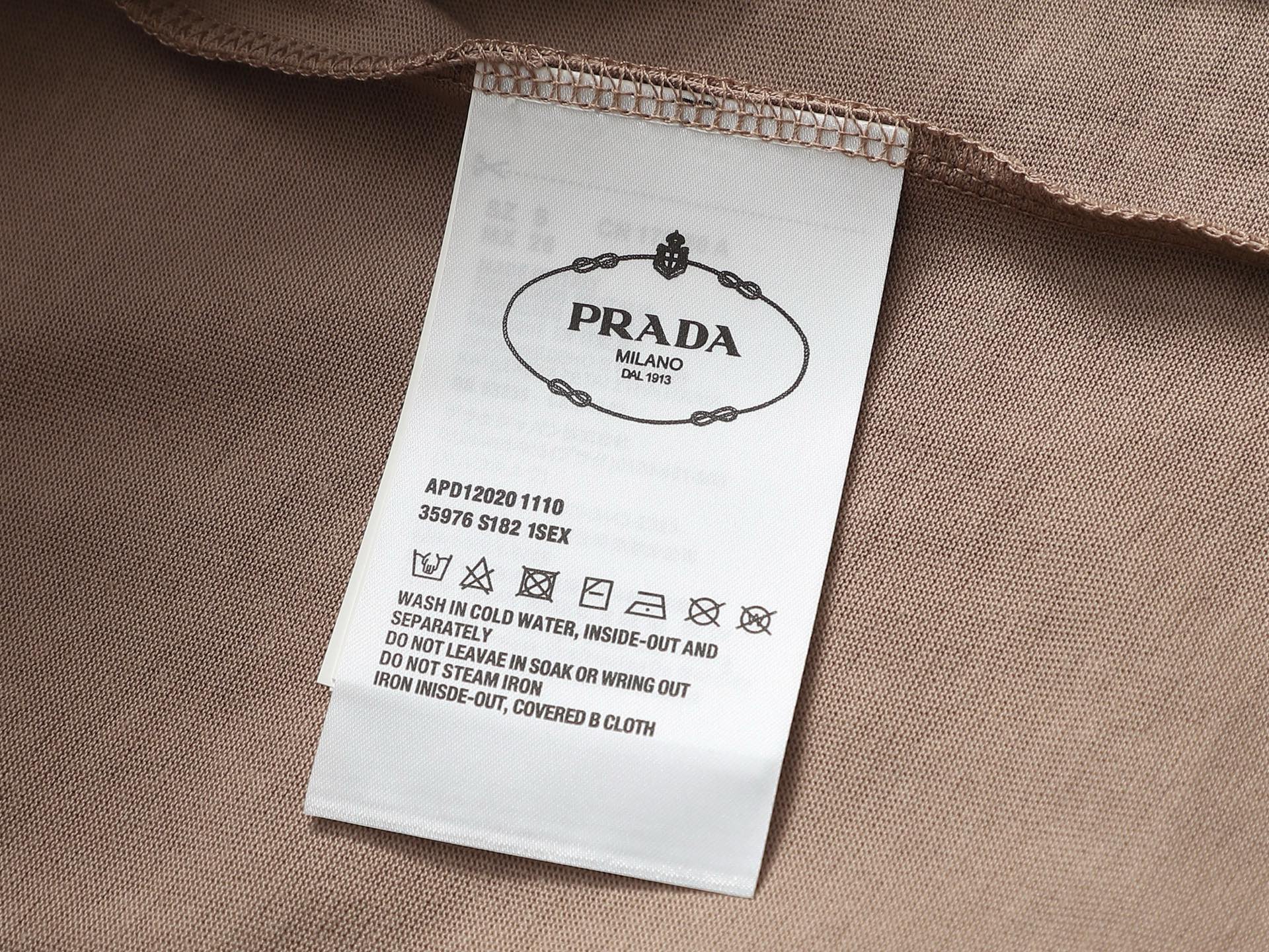 Prada clothing-260