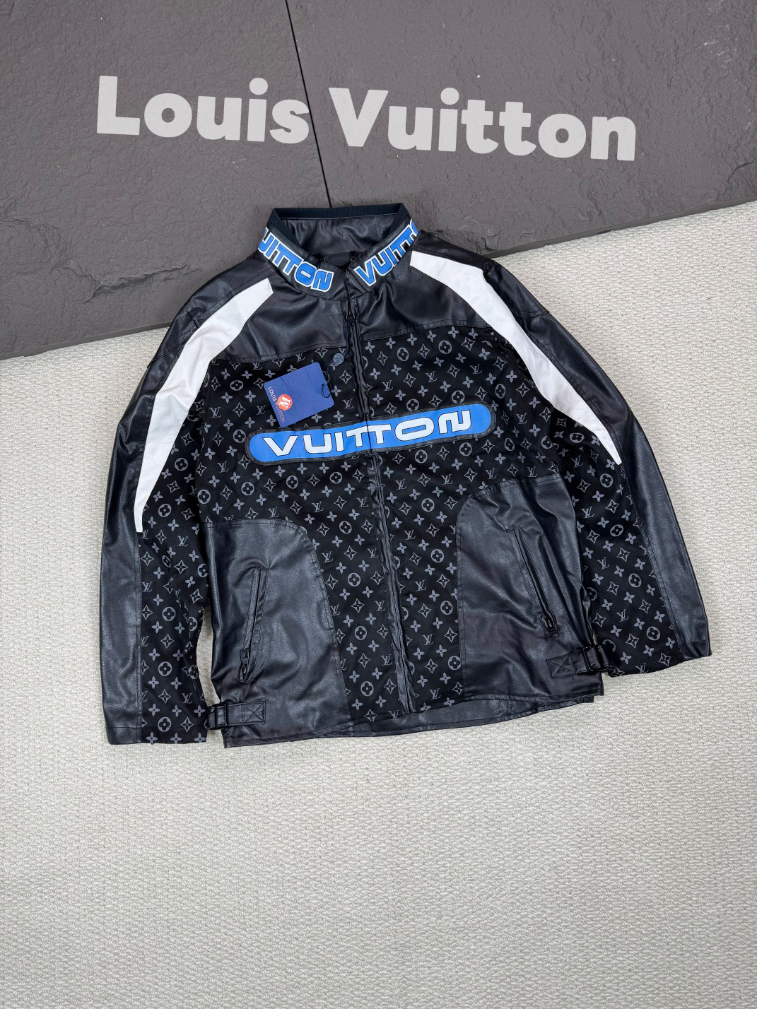 LV Clothing-342