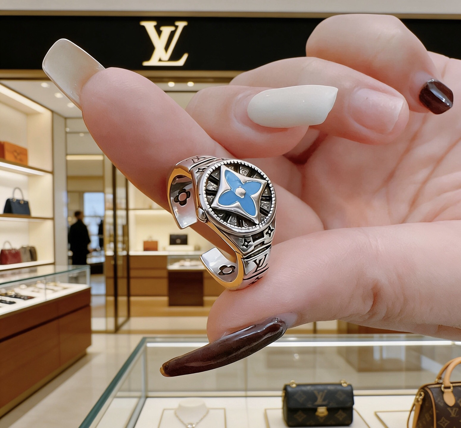 LV ring-10