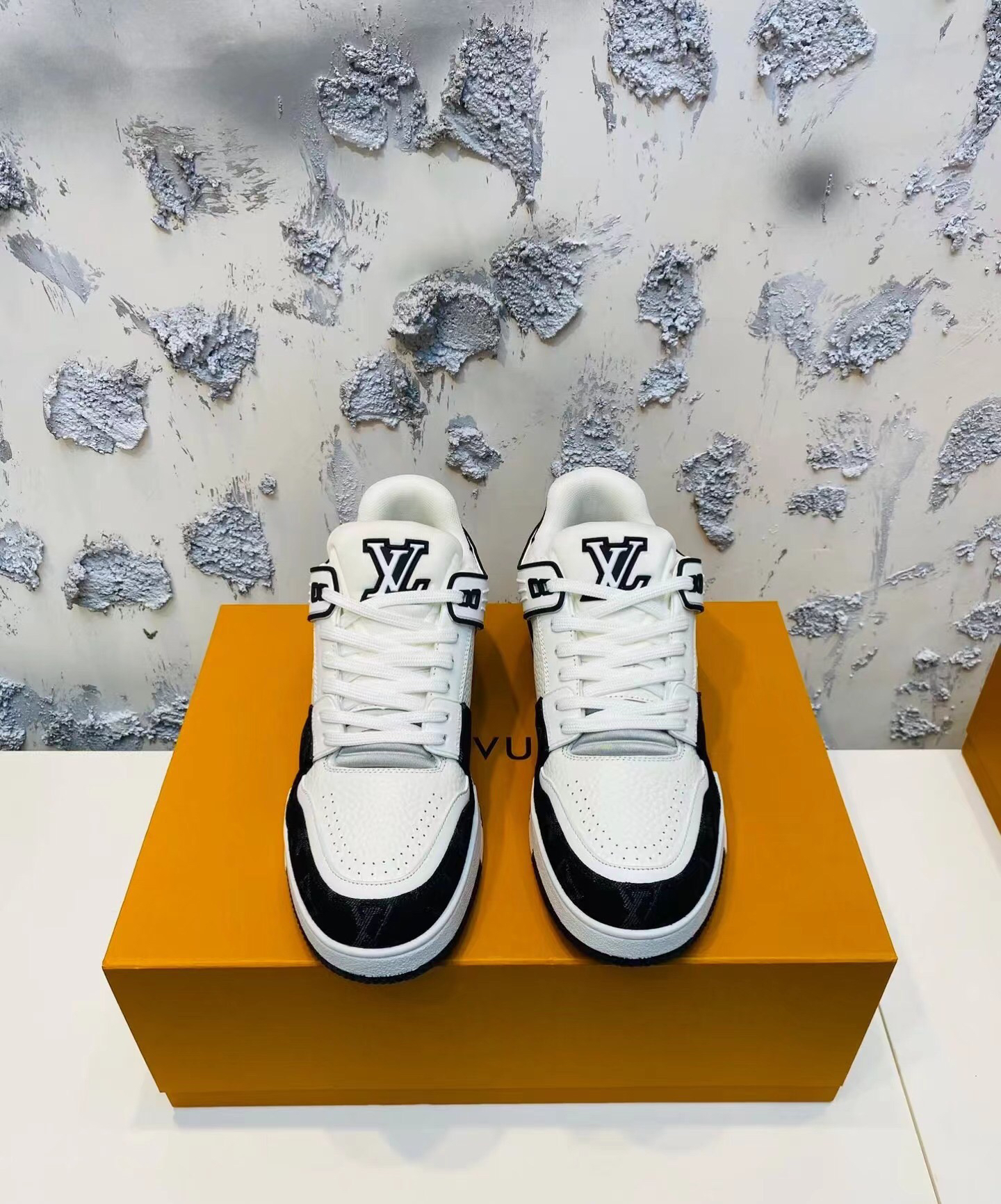 Lv Sneakers-40