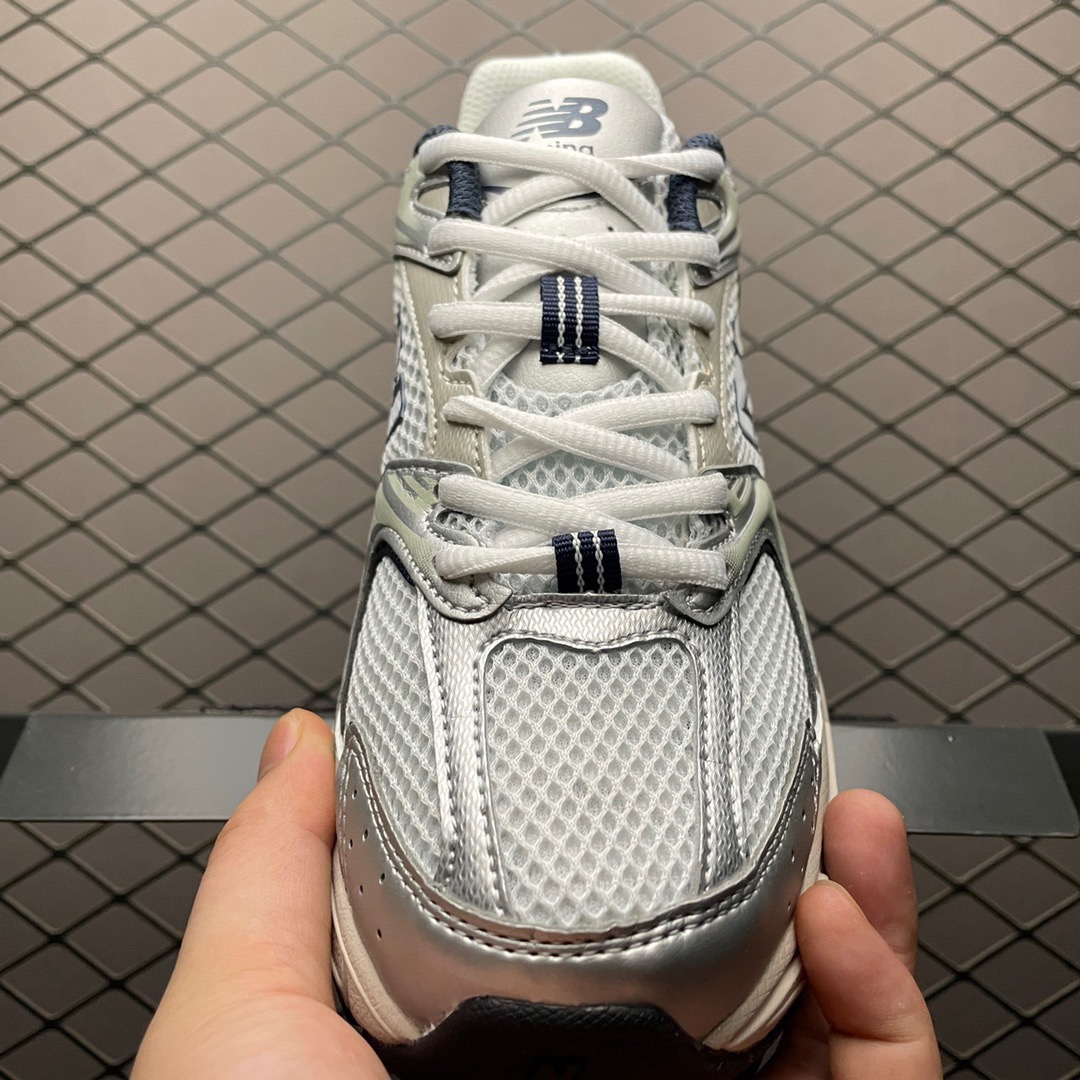 New Balance Sneakers-337