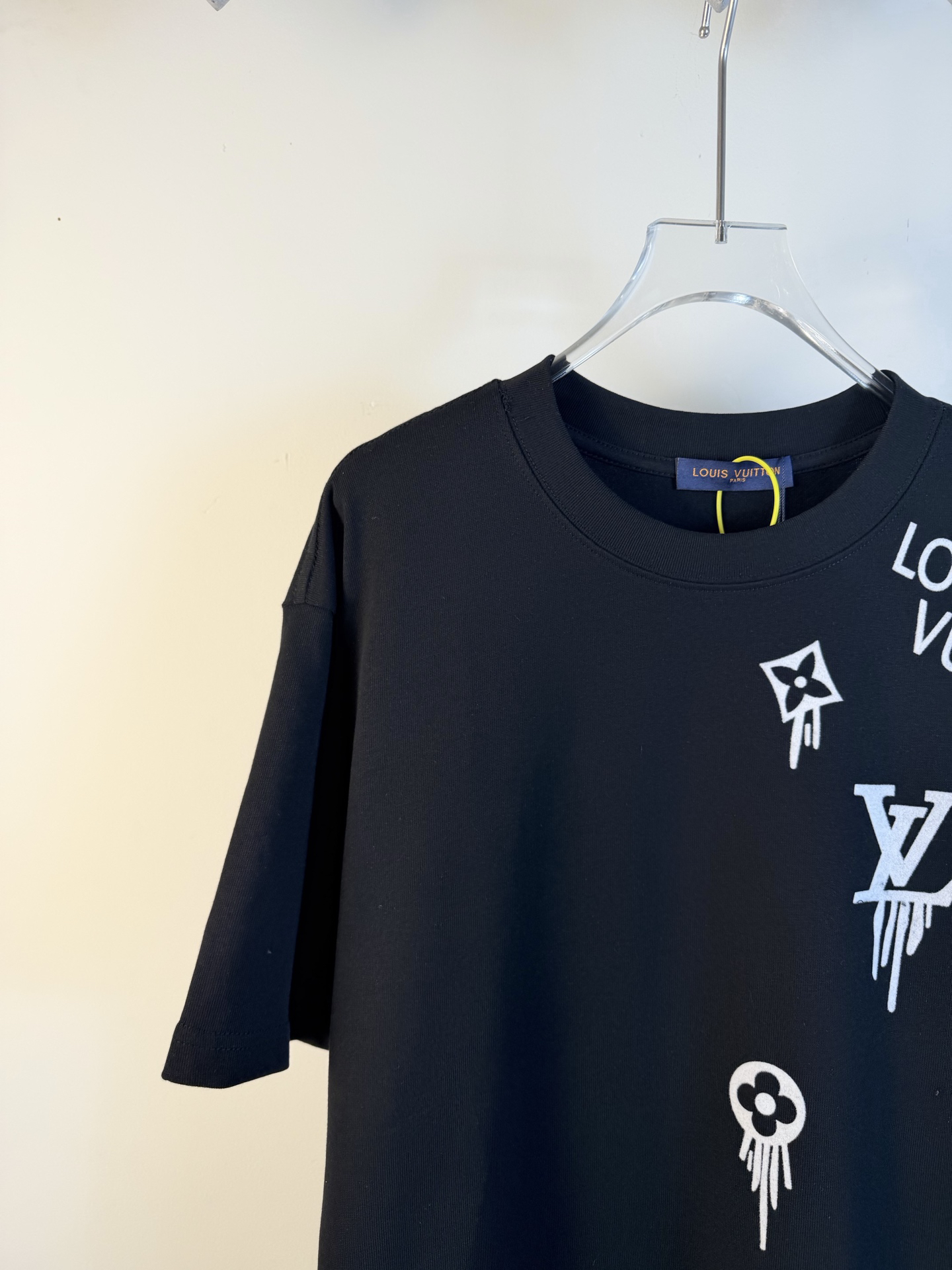 LV clothing-32