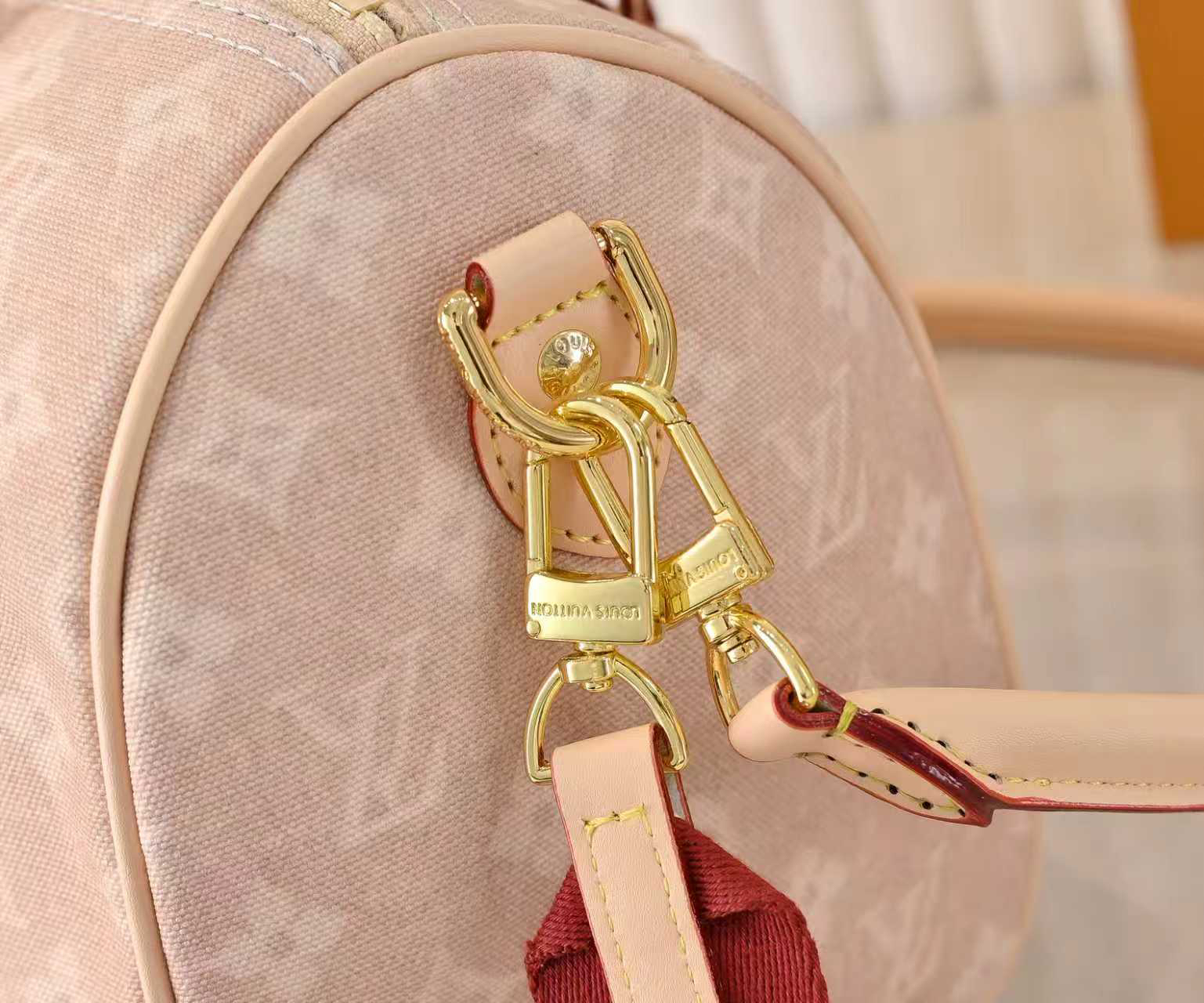 Louis Vuitton Hot New Product-137