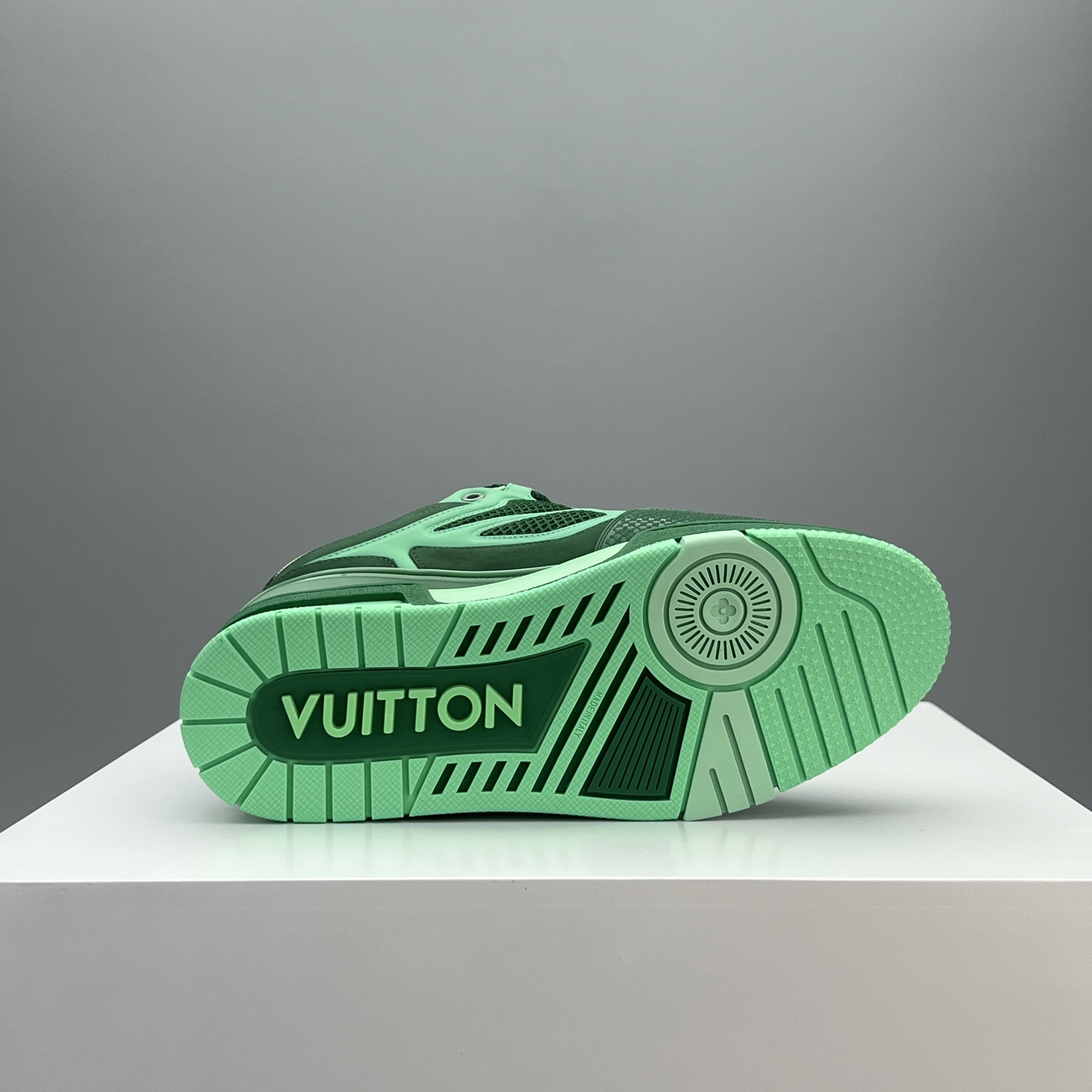 Lv Sneakers-143