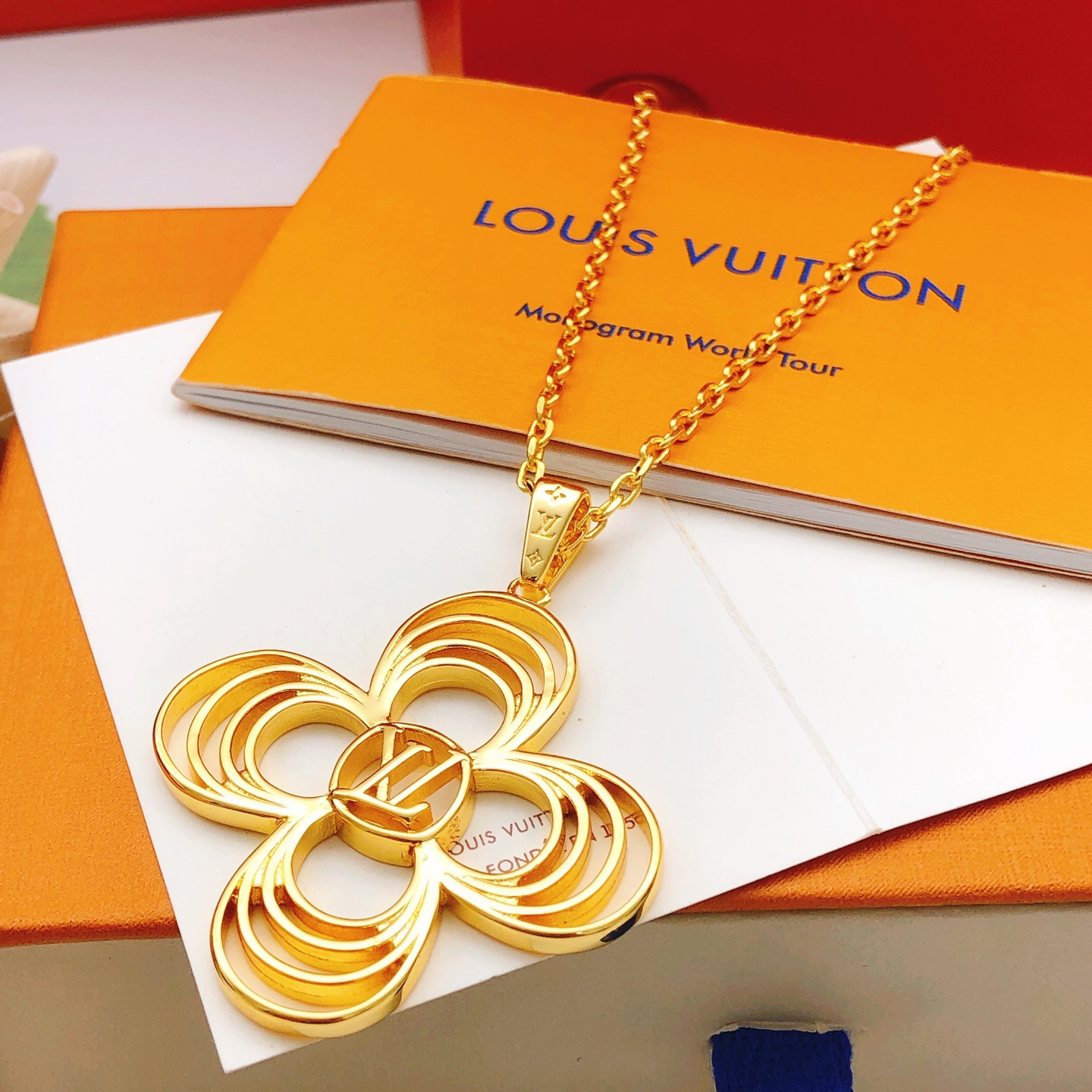 LV necklace-74
