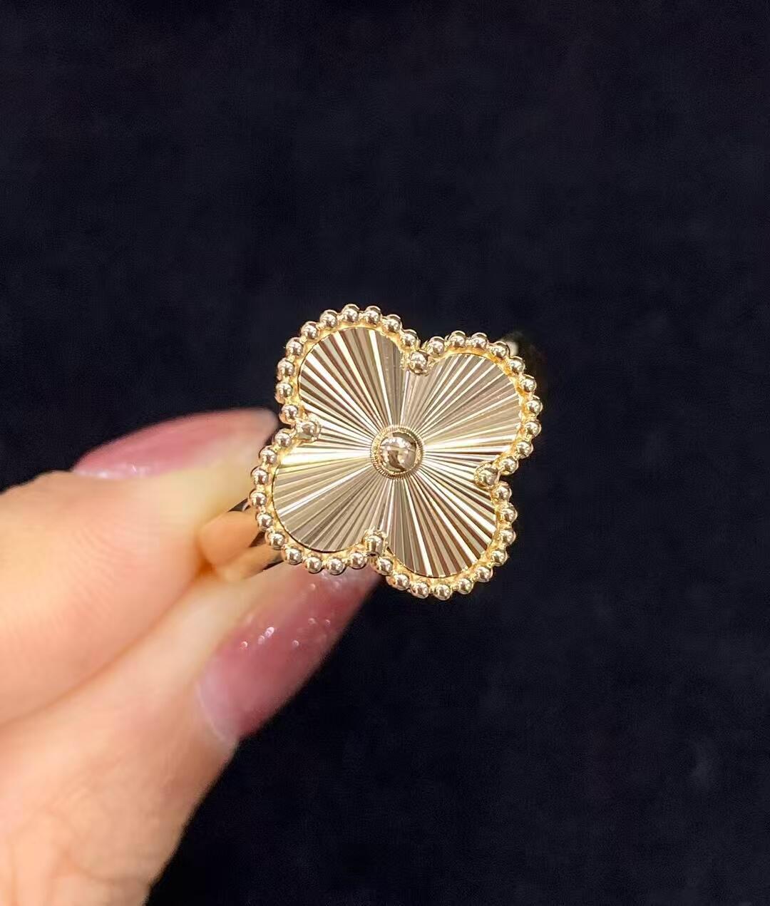 Van Cleef & Arpels ring-52