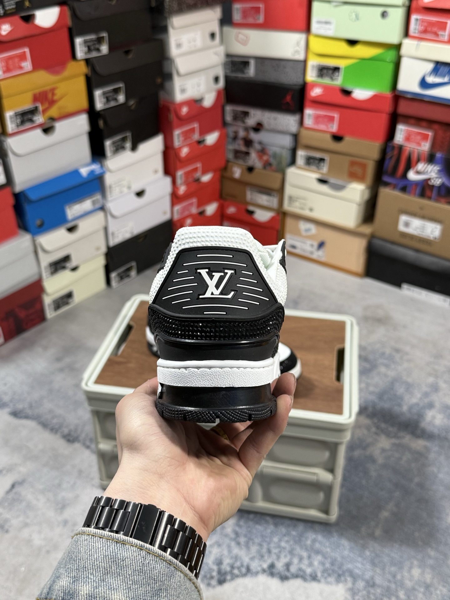 Lv Sneakers-115