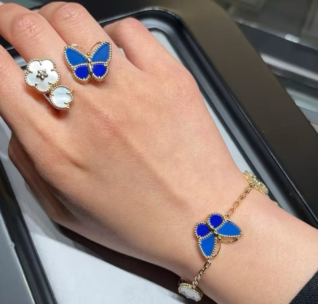 Van Cleef & Arpels ring-29