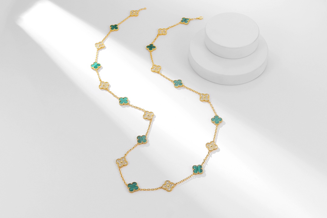 Van Cleef & Arpels necklace-90