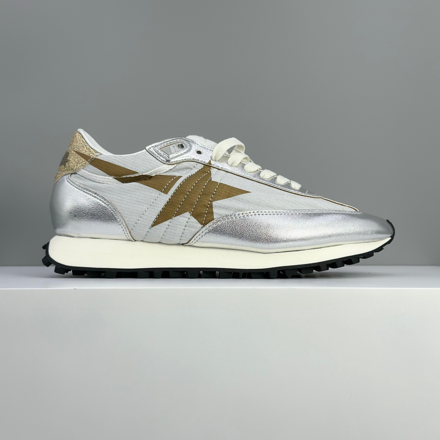 Golden Goose Sneakers-103