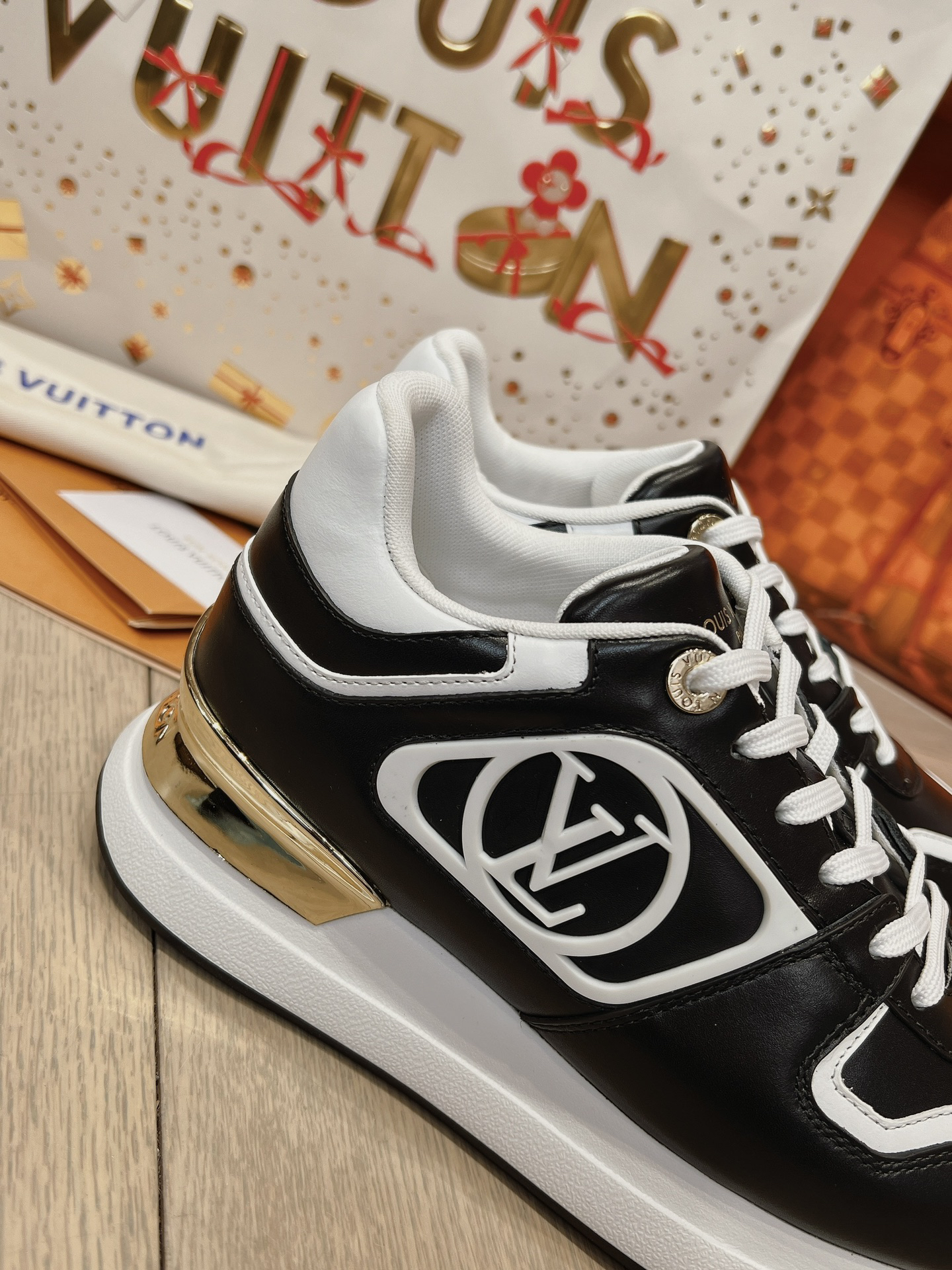 Lv Sneakers-12