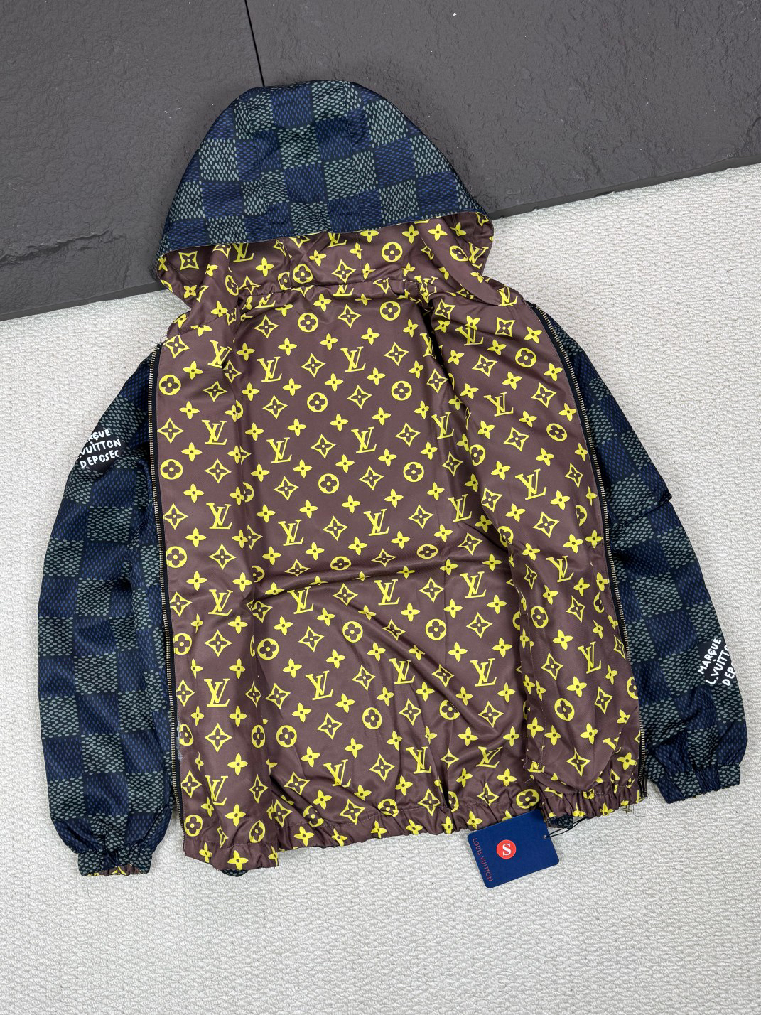 LV Clothing-340