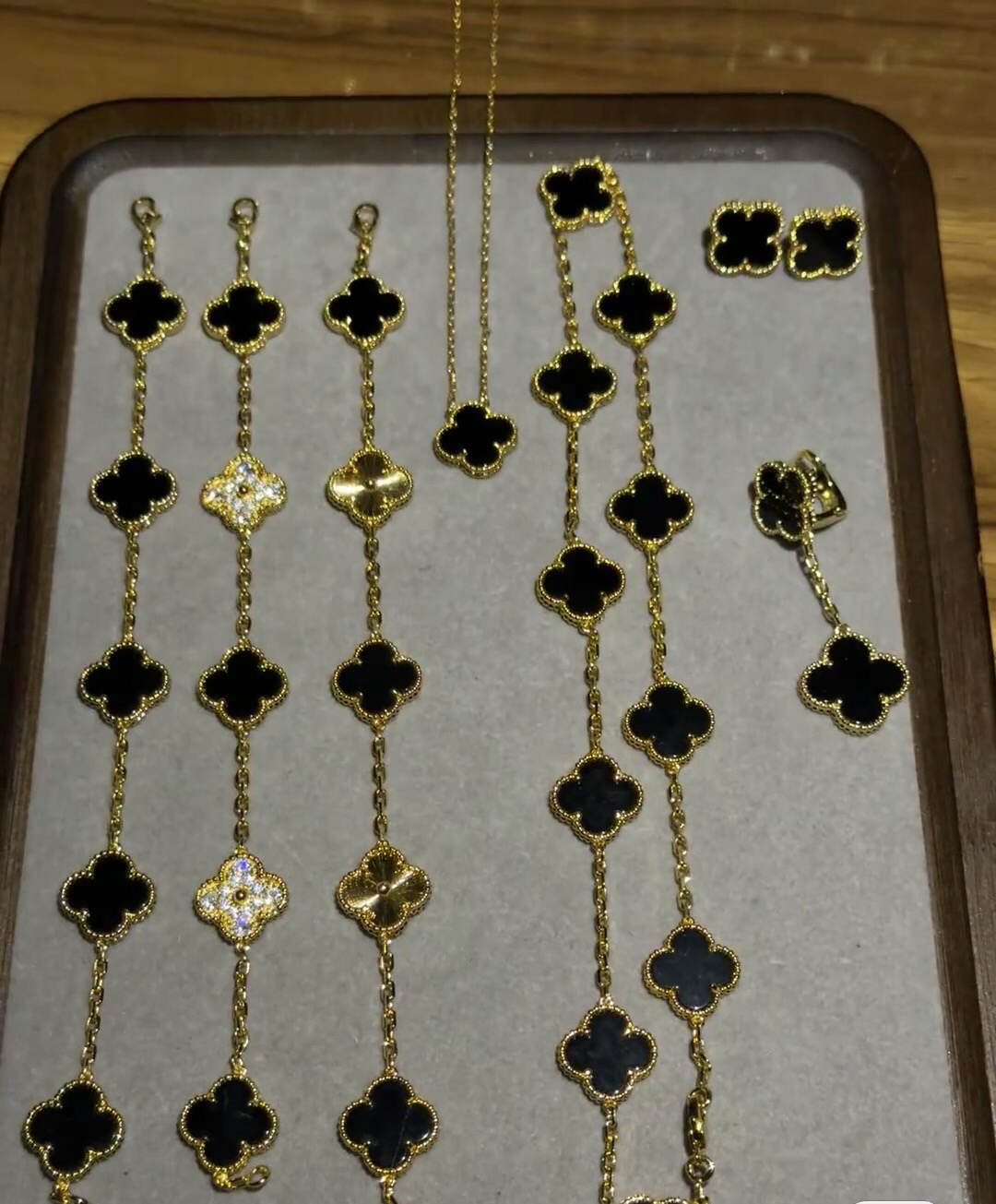 Van Cleef & Arpels earring-91