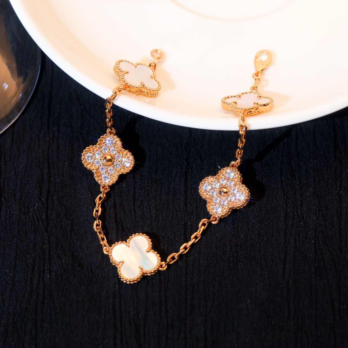 Van Cleef & Arpels Bracelet-69