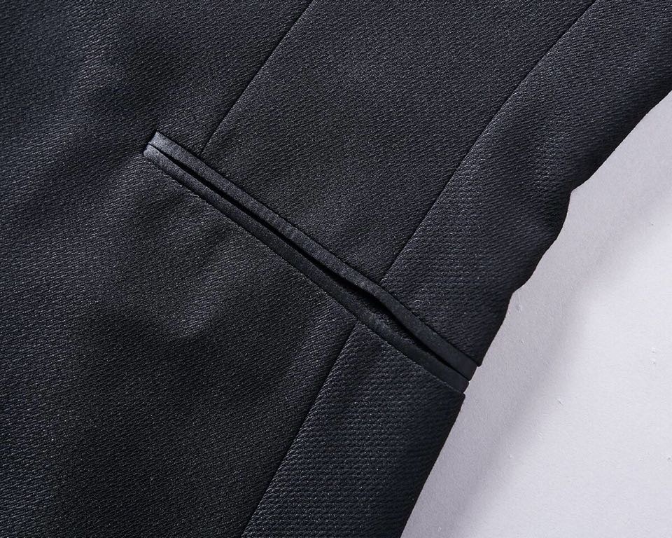 Gucci Clothing-175