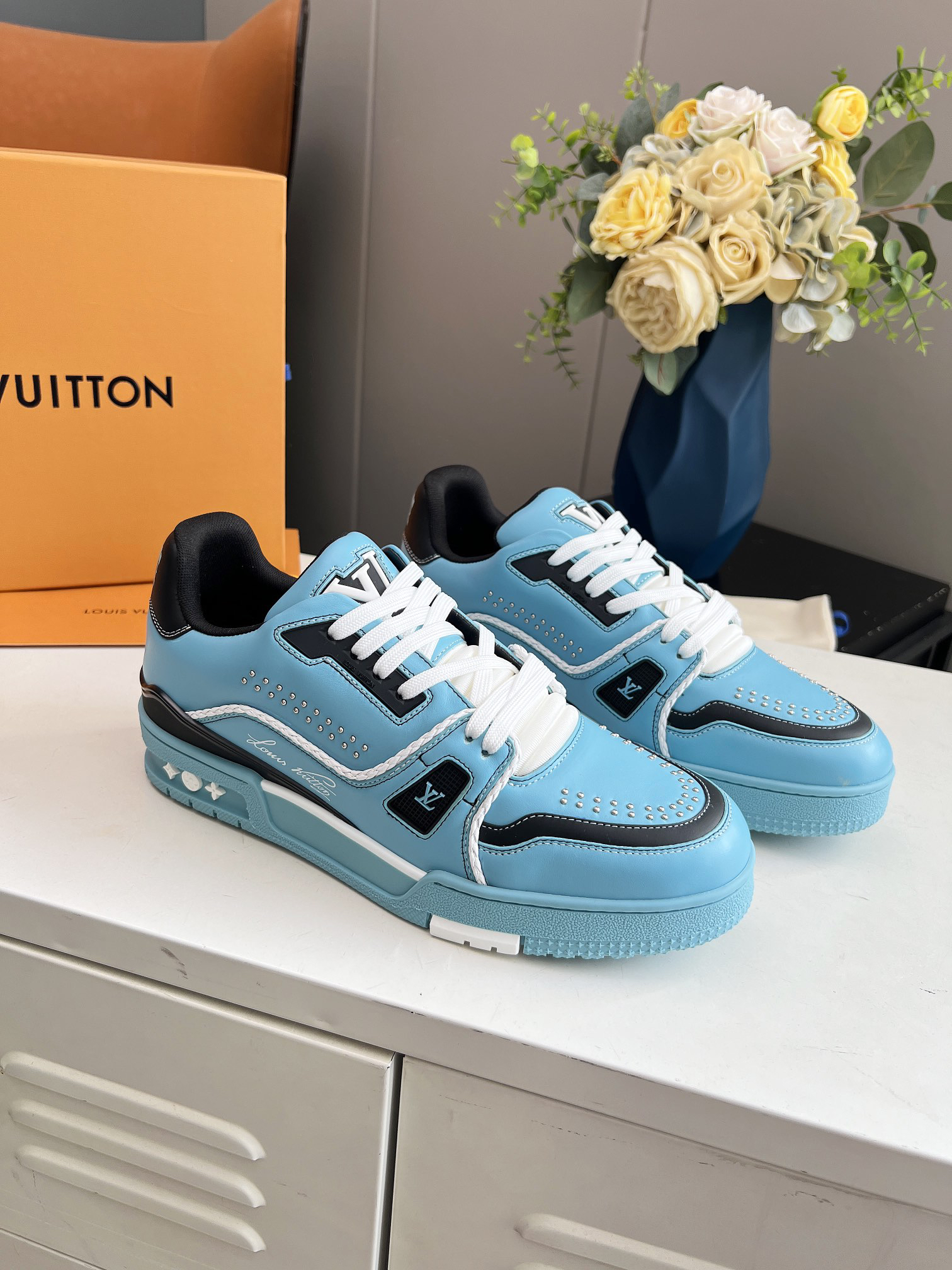 Lv Sneakers-69