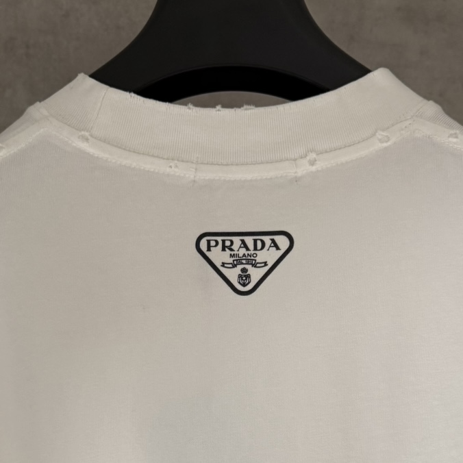 Prada clothing-277