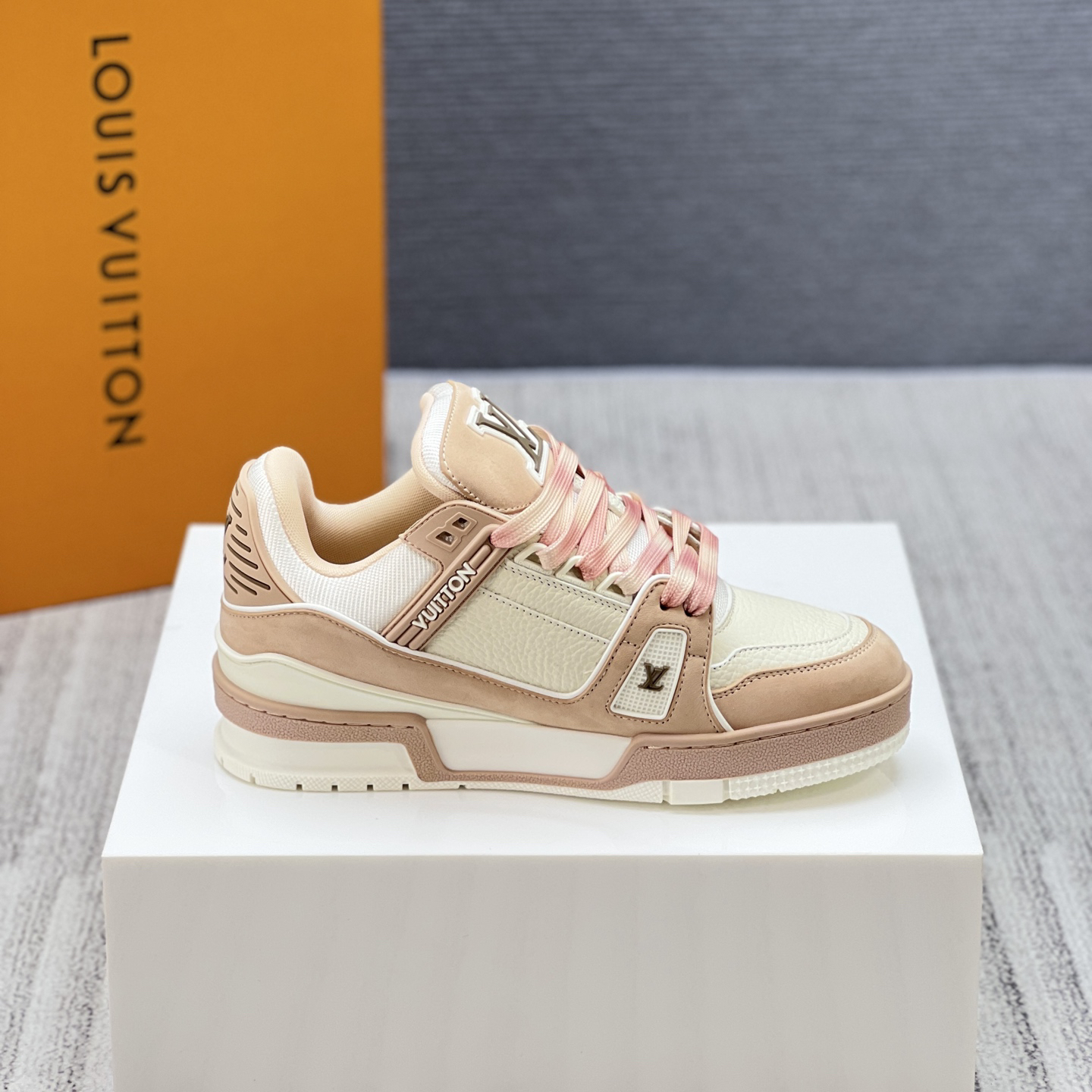 Lv Sneakers-151