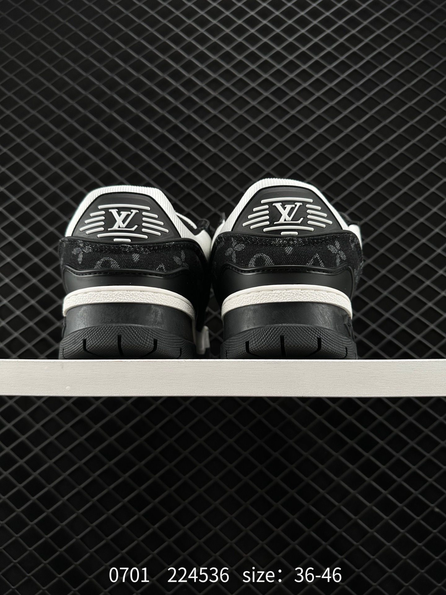 Lv Sneakers-90