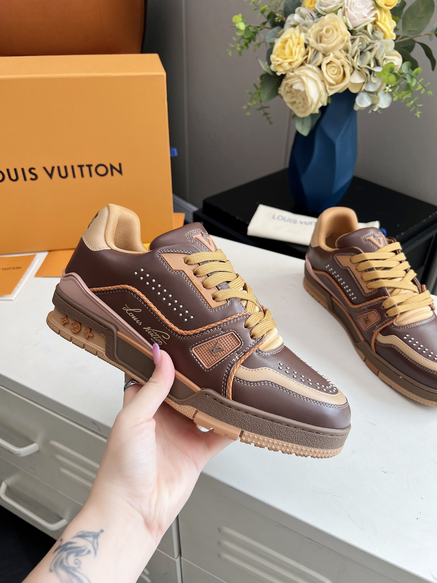 Lv Sneakers-70