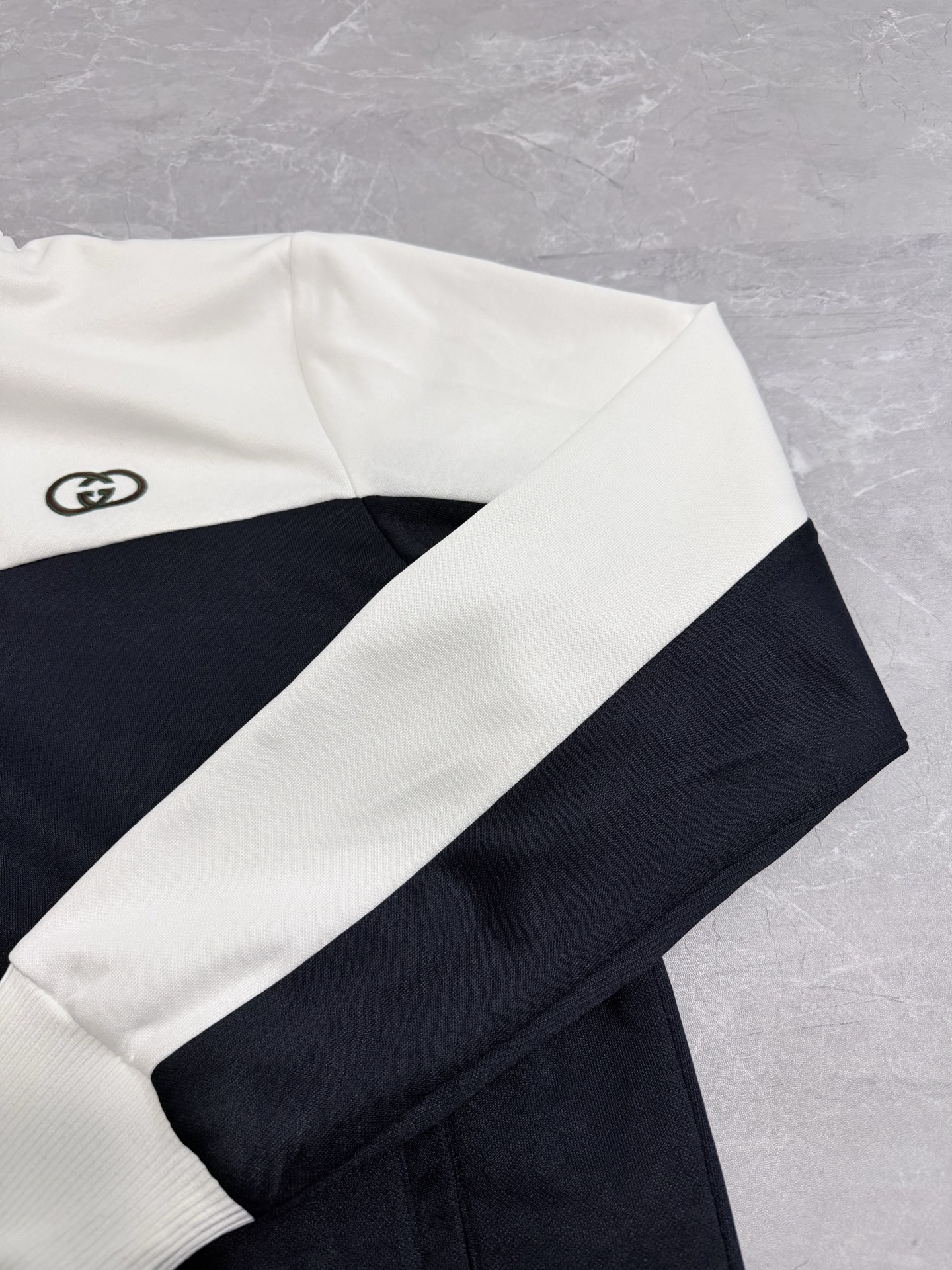 Gucci Clothing-303