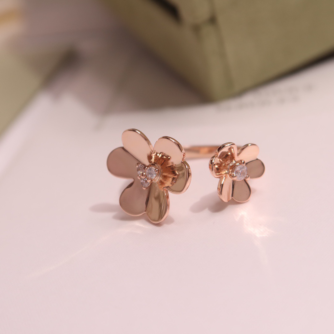 Van Cleef & Arpels ring-60