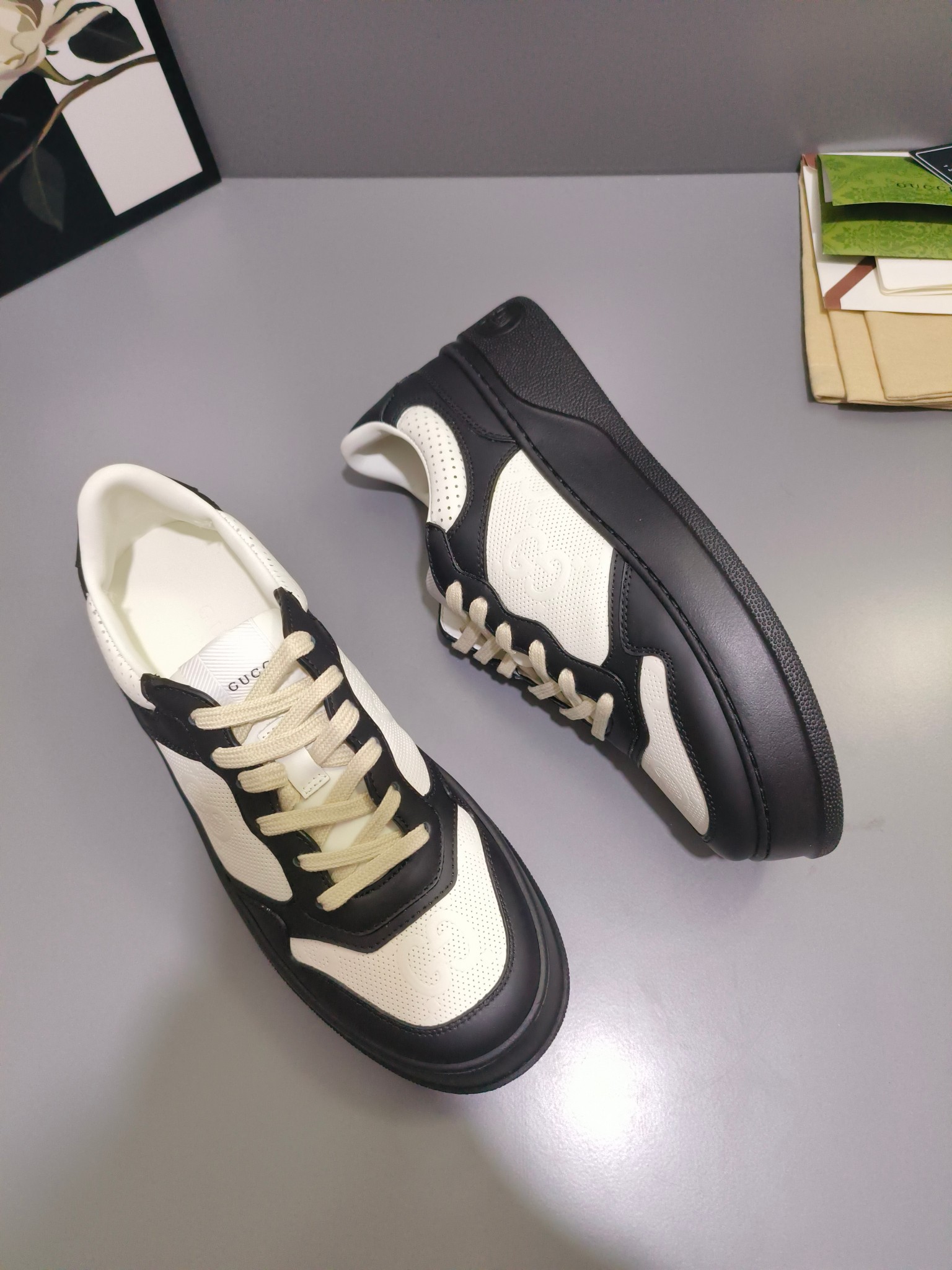 Gucci Sneakers-32