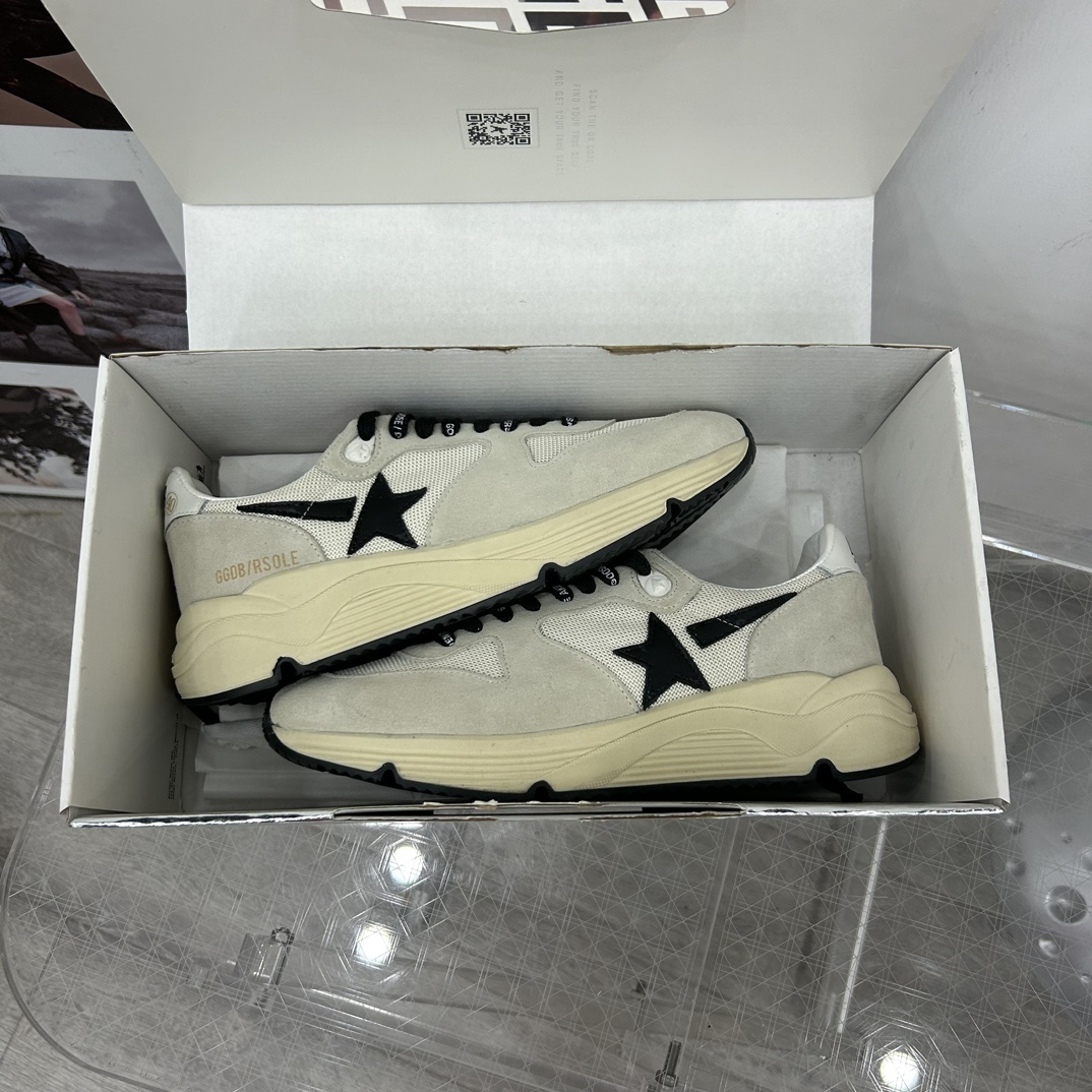 Golden Goose Sneakers-83
