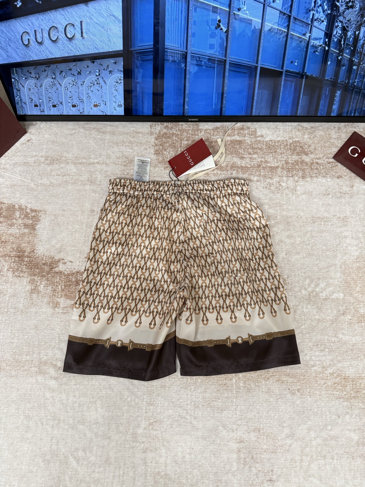 Gucci clothing-10