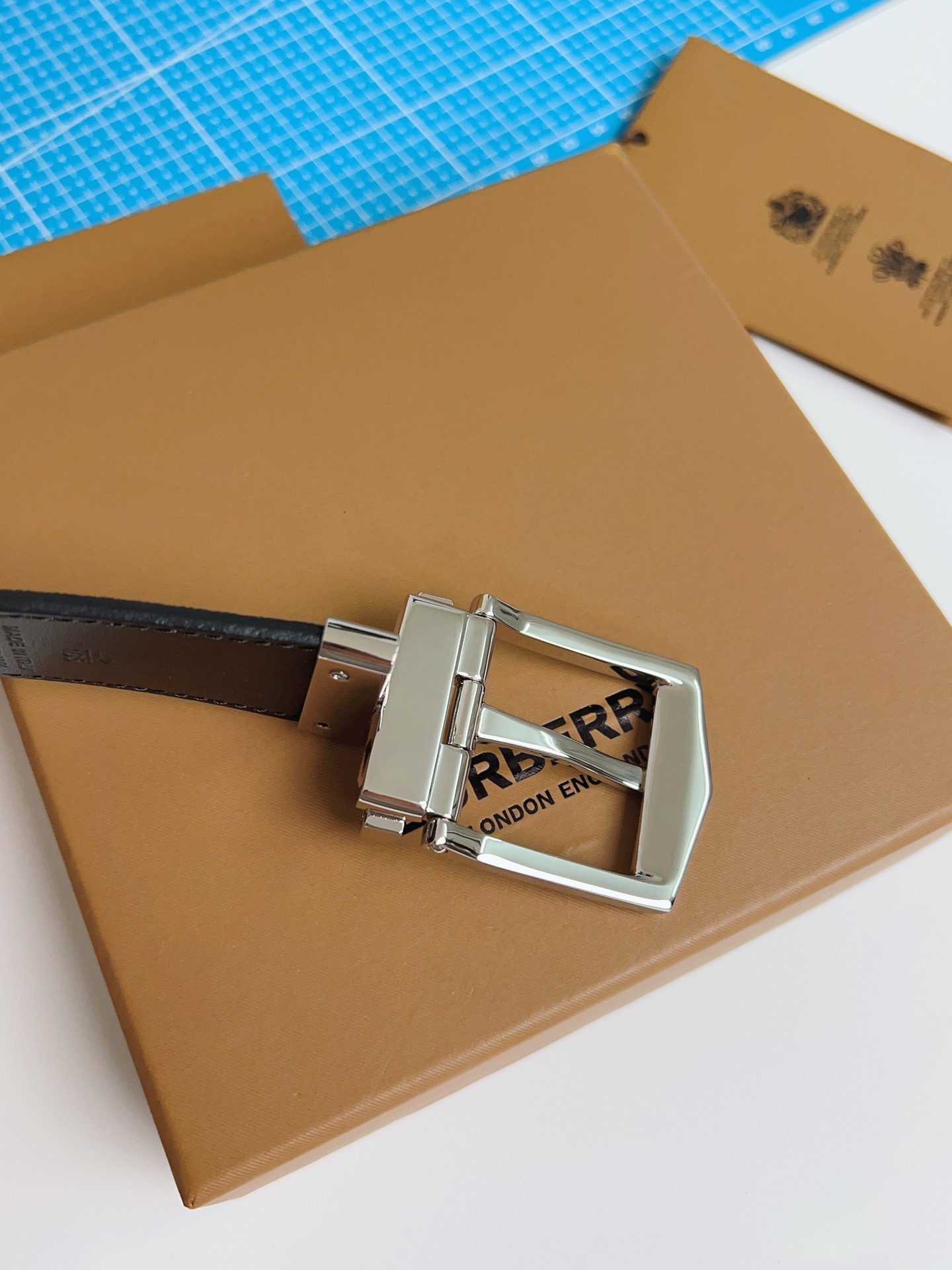 Burberry belt-127