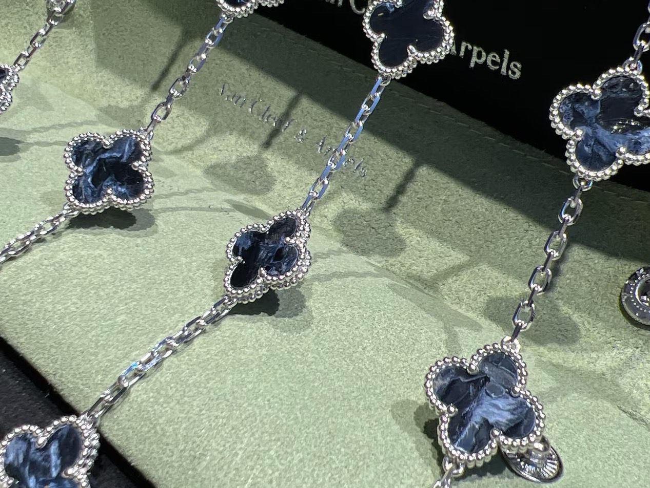 Van Cleef & Arpels Bracelet-19