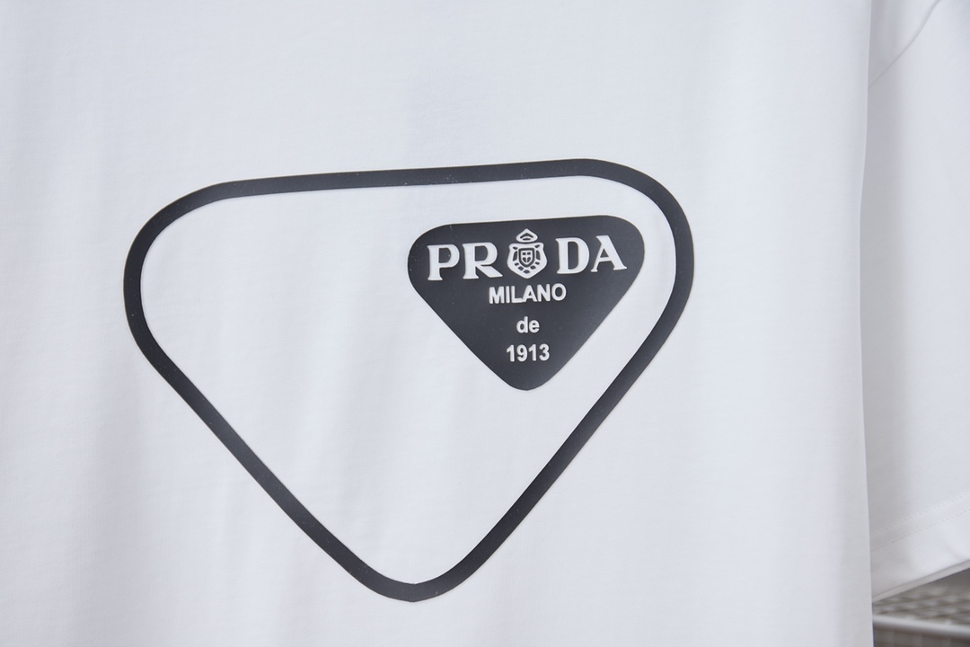 Prada clothing-234