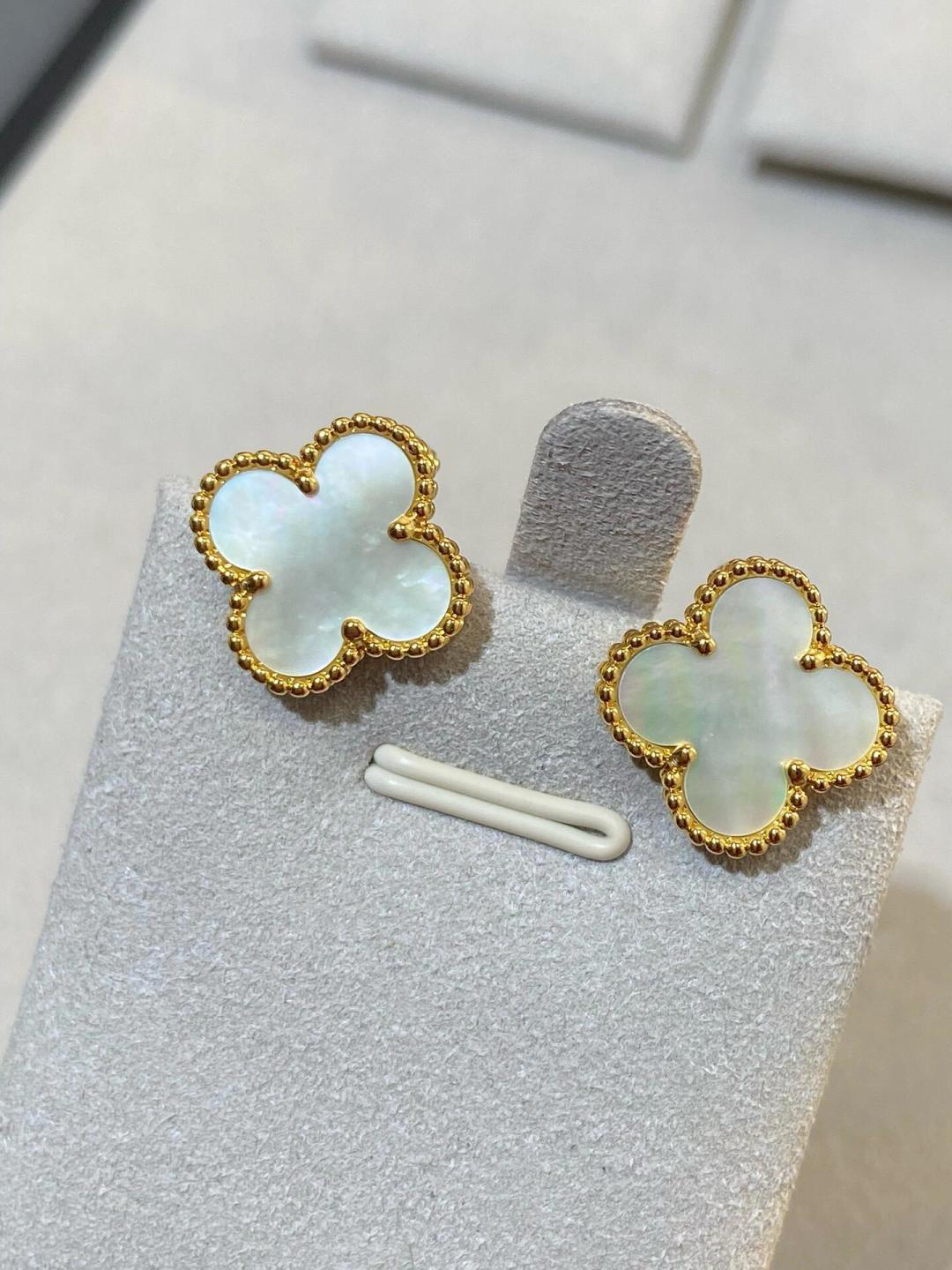 Van Cleef & Arpels earring-63