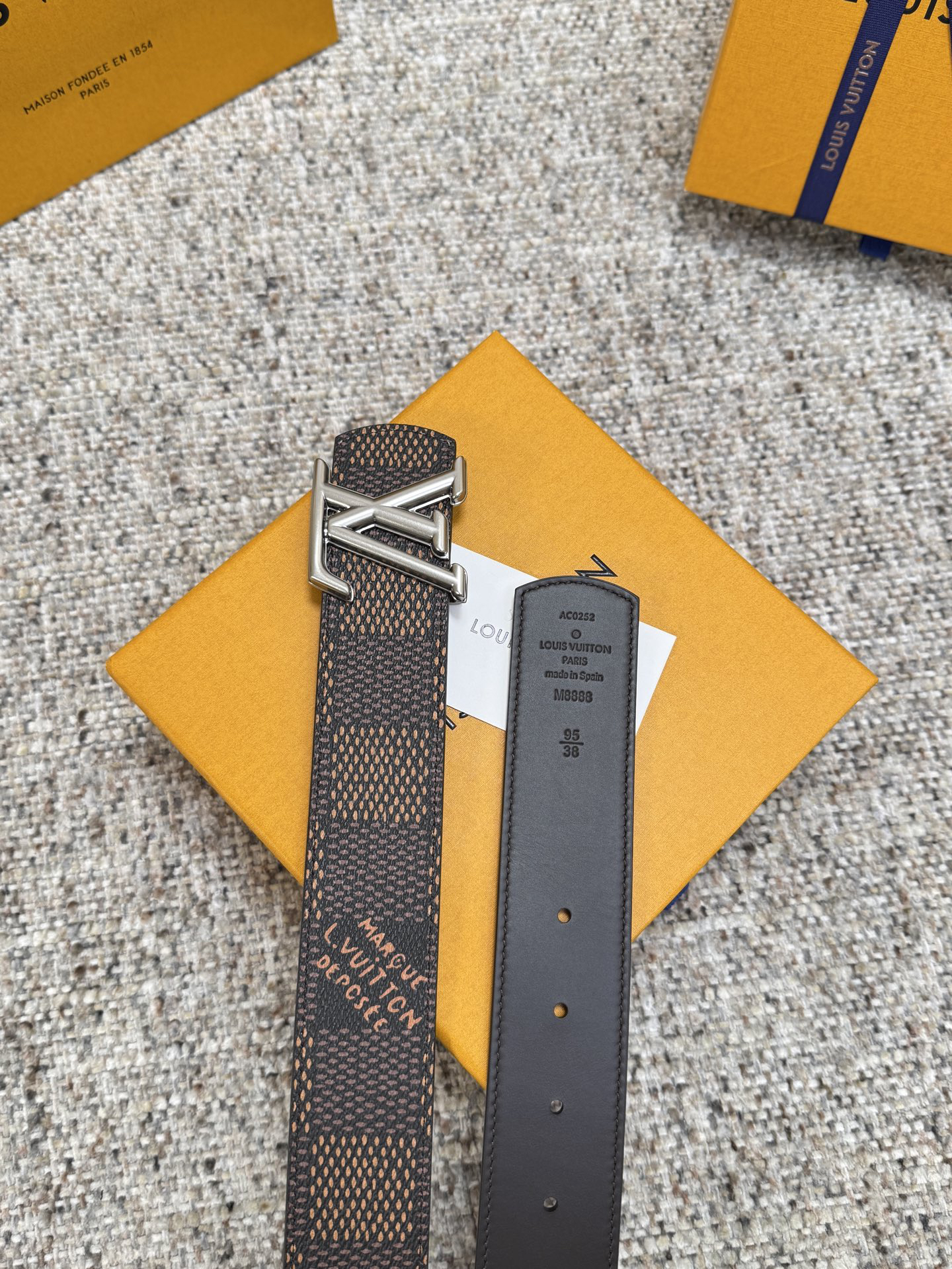Lv belt-38