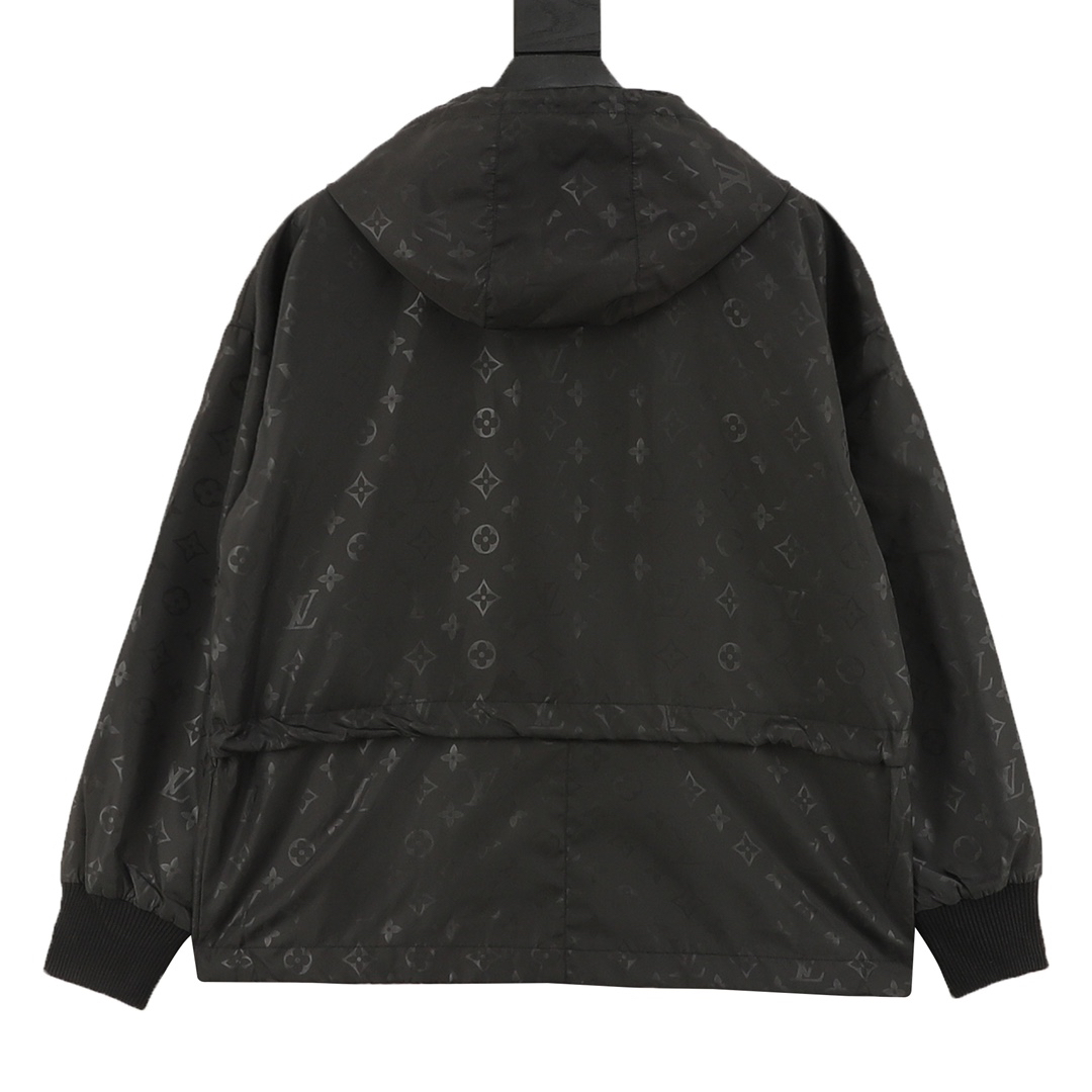 LV Clothing-339