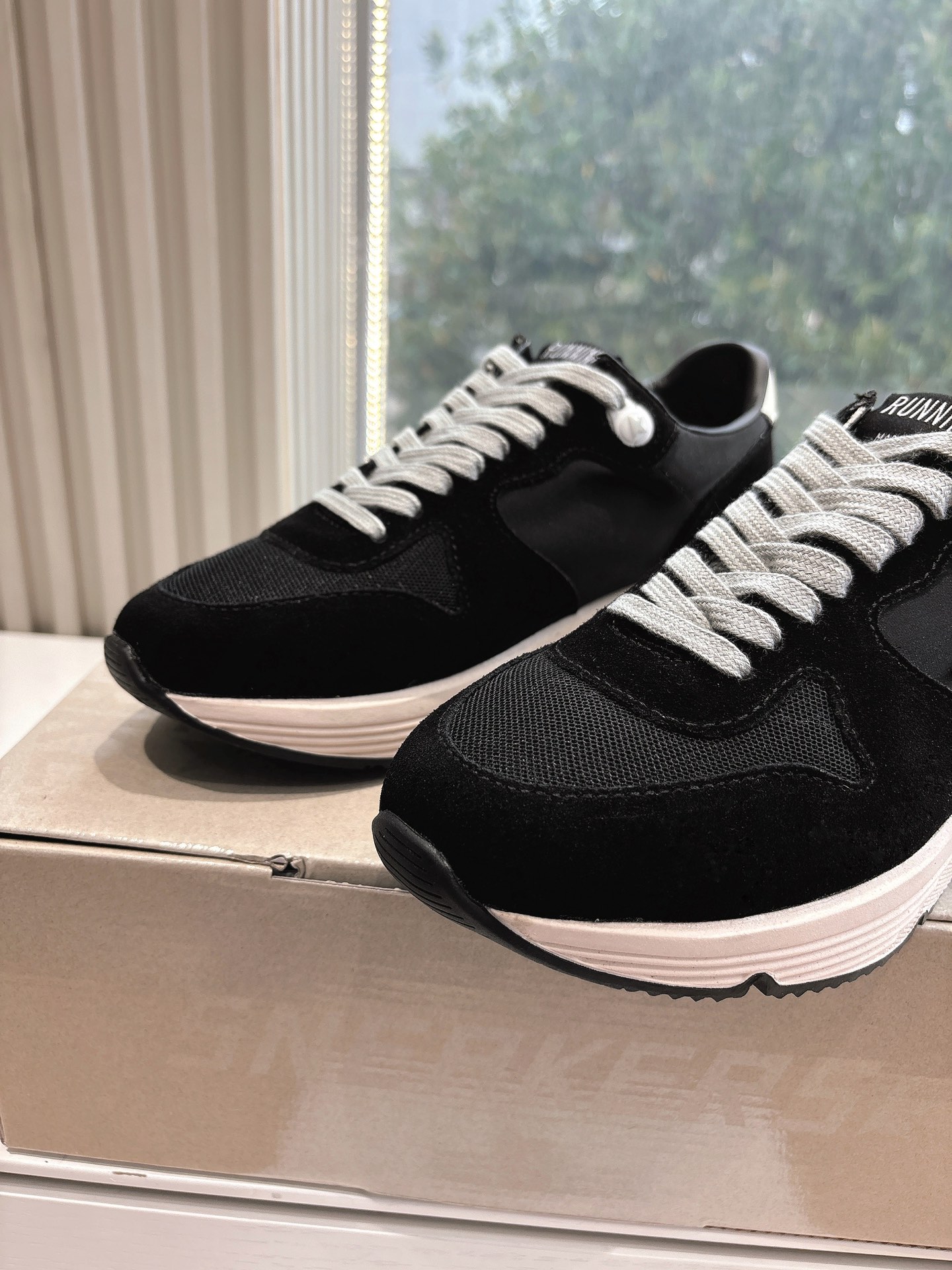 Golden Goose Sneakers-21