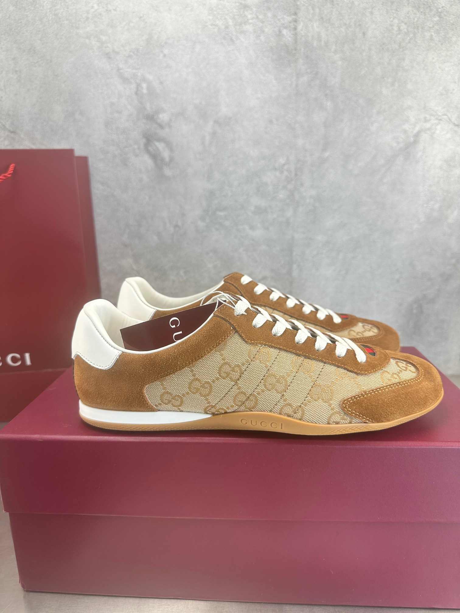 Gucci Sneakers-181