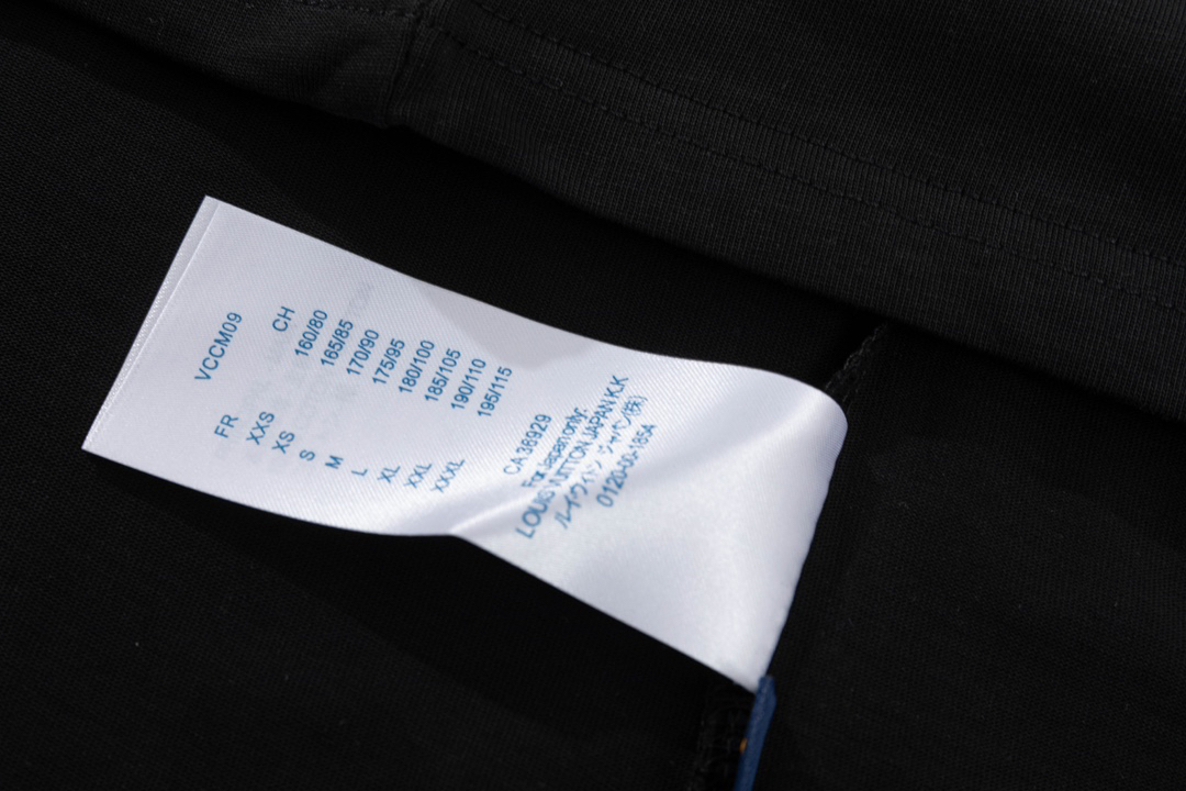 LV clothing-63