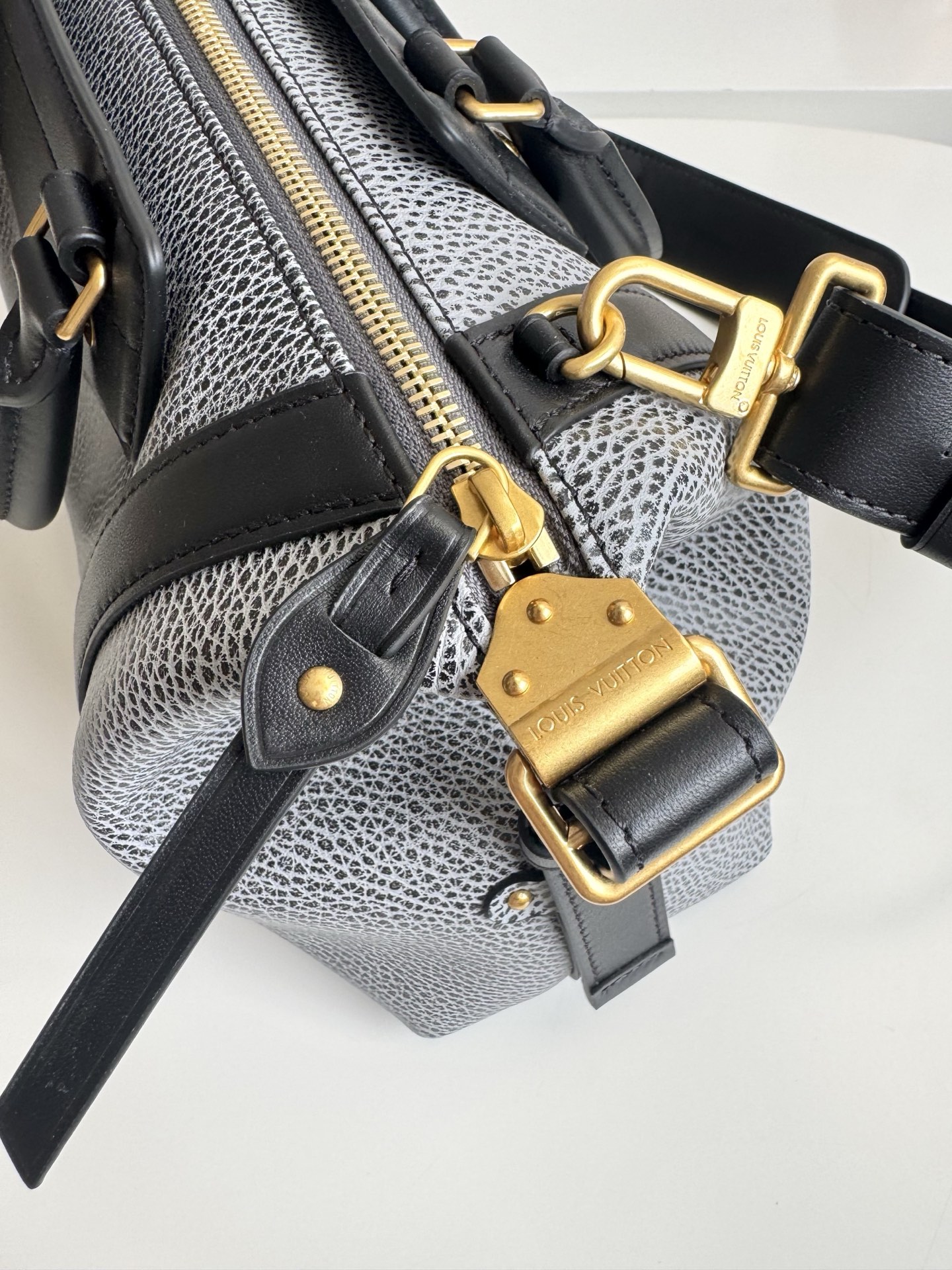 Louis Vuitton Hot New Product-23