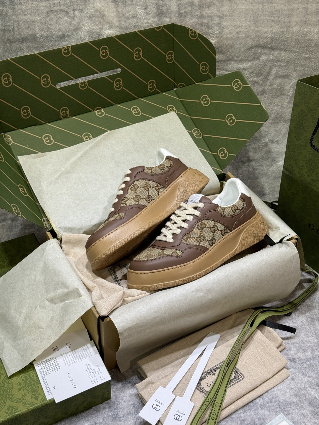 Gucci Sneakers-159