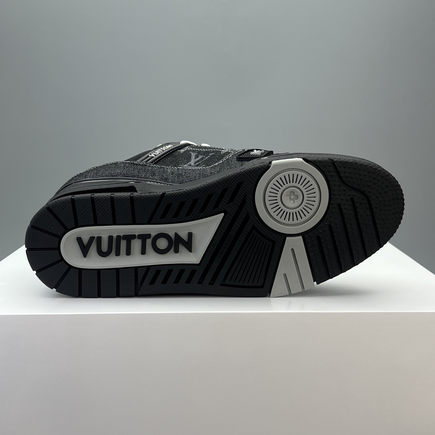 Lv Sneakers-144